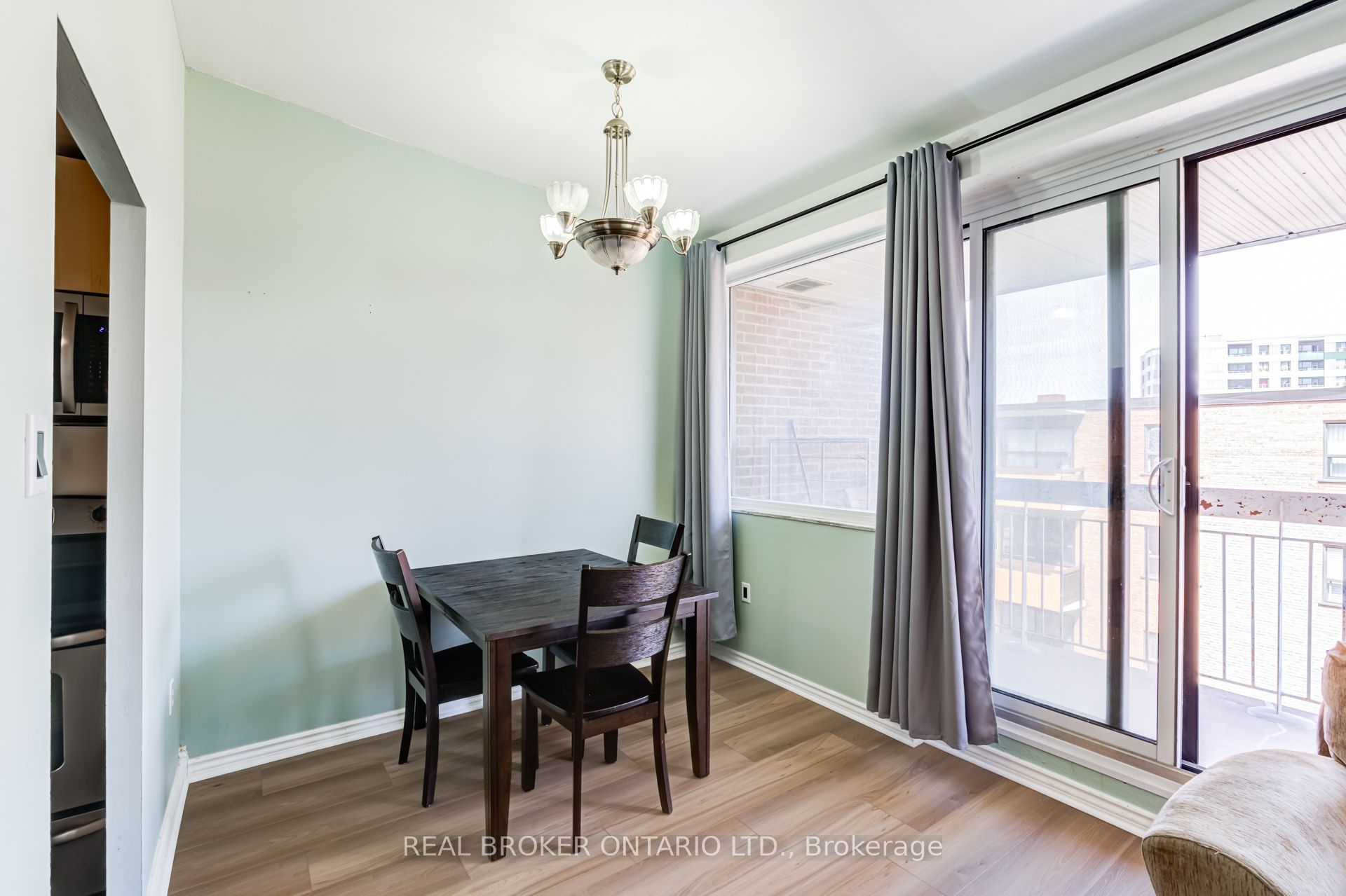 4060 Lawrence Avenue E 402 Property Photo 9