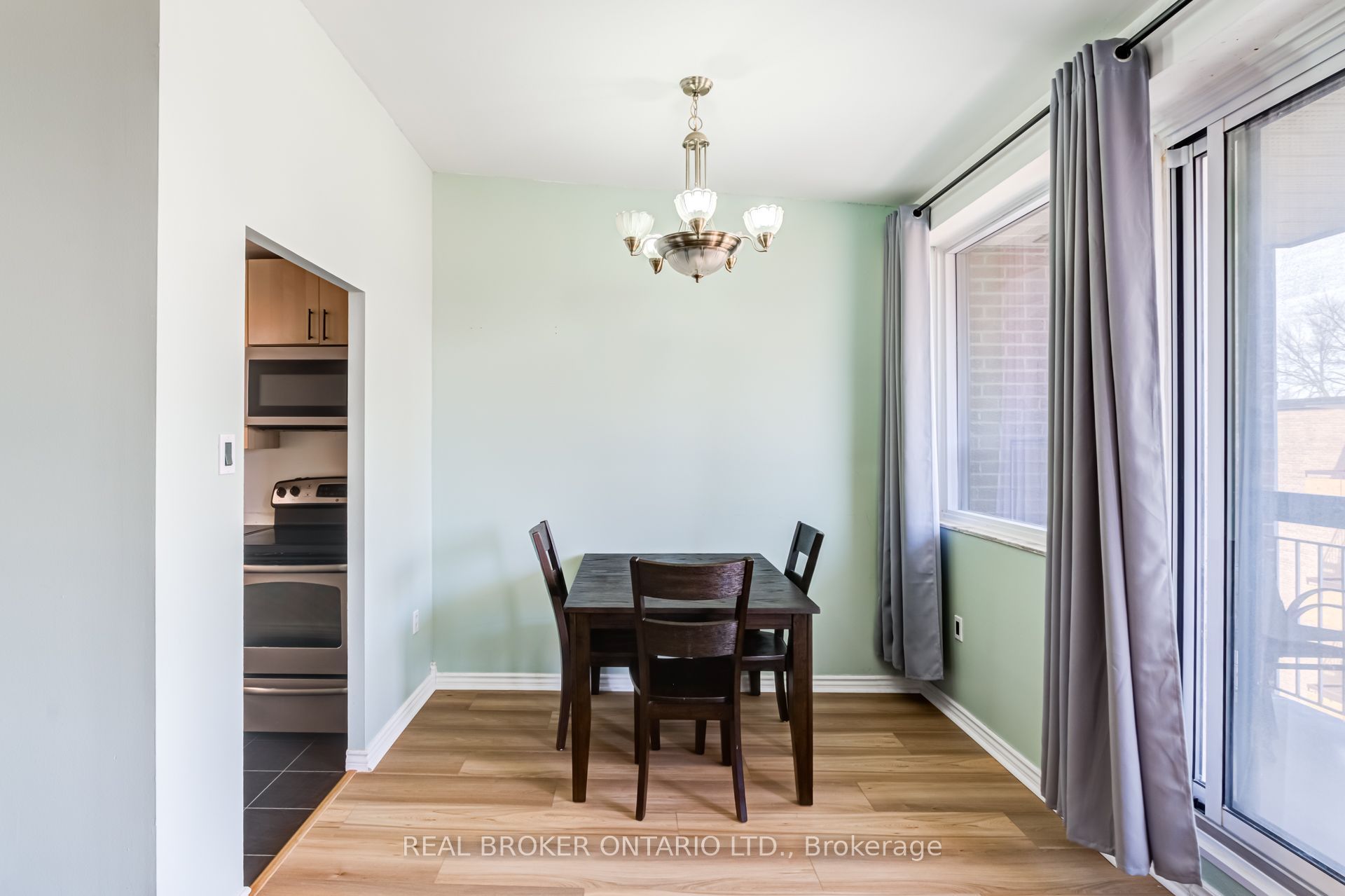 4060 Lawrence Avenue E 402 Property Photo 10