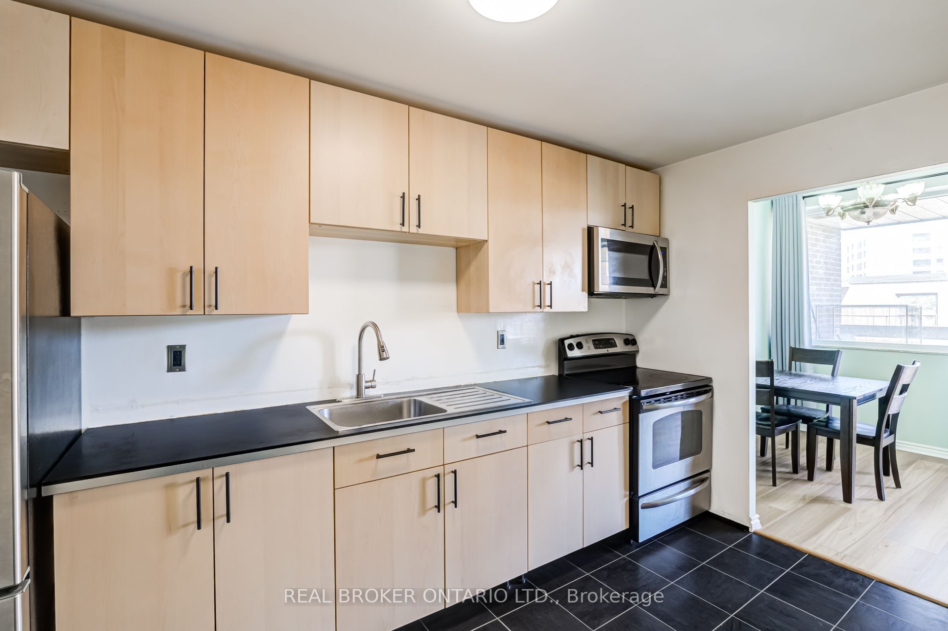 4060 Lawrence Avenue E 402 Property Photo 13