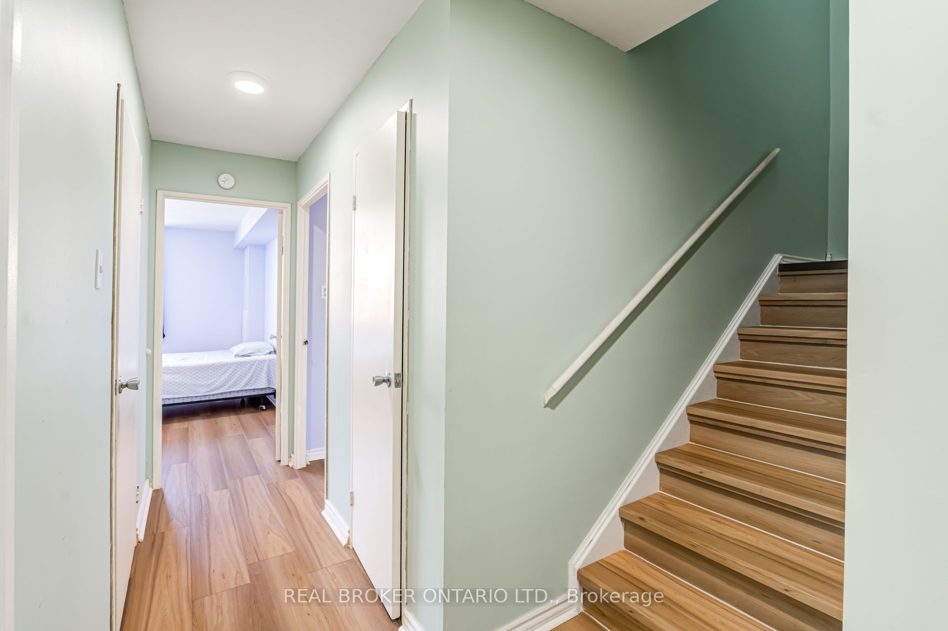 4060 Lawrence Avenue E 402 Property Photo 15