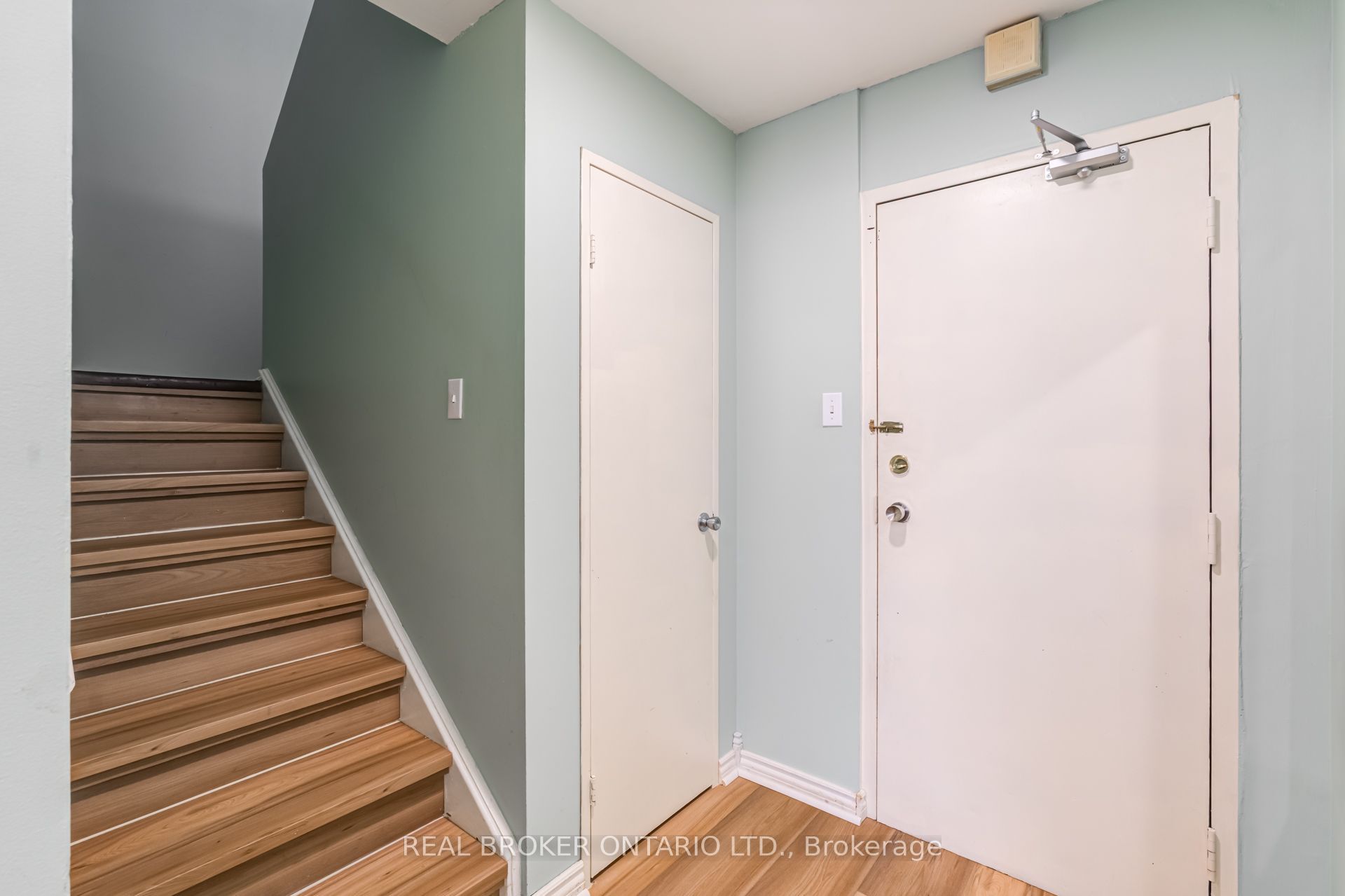 4060 Lawrence Avenue E 402 Property Photo 22