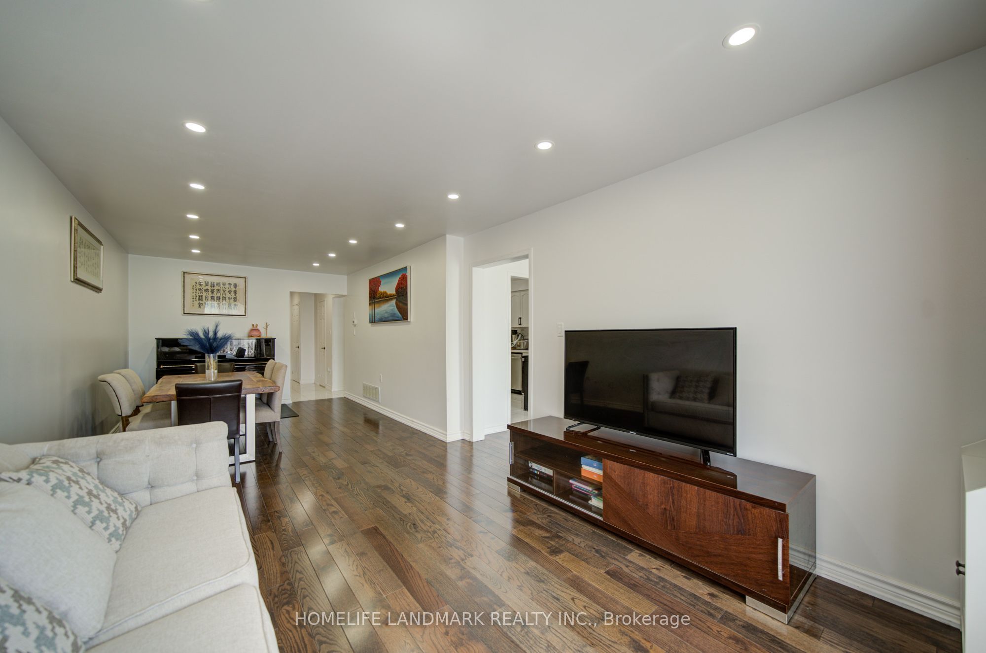 65 Shepton Way Property Photo 6