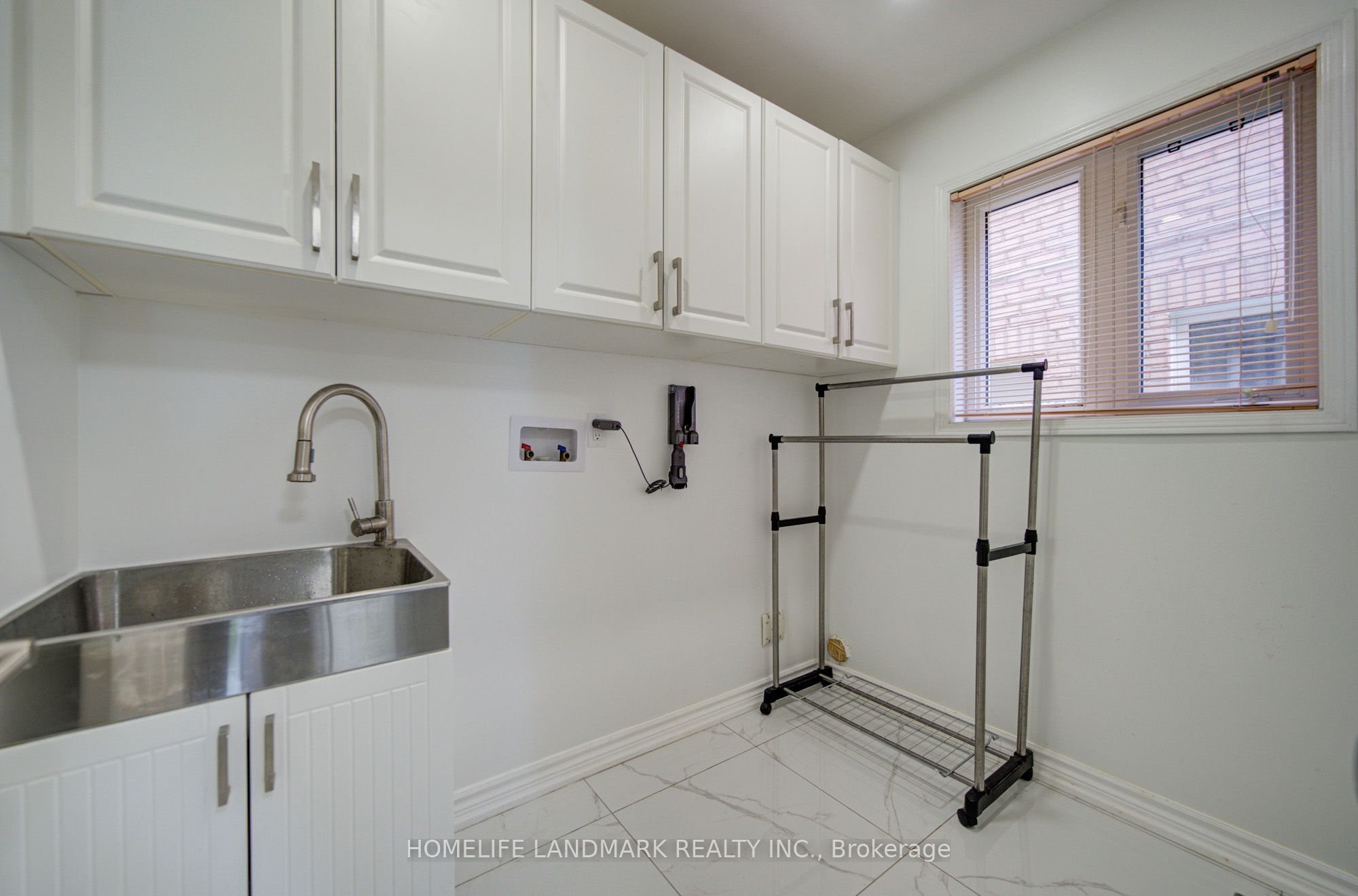 65 Shepton Way Property Photo 15