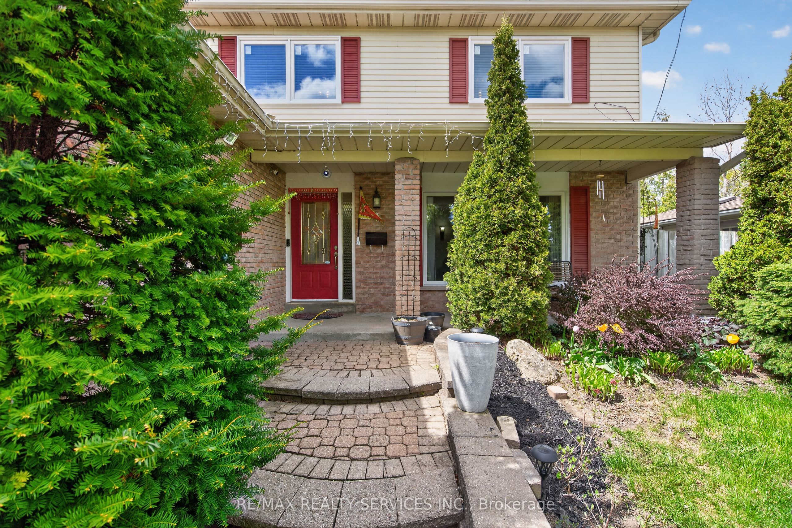 2 Dunbar Drive Property Photo 4