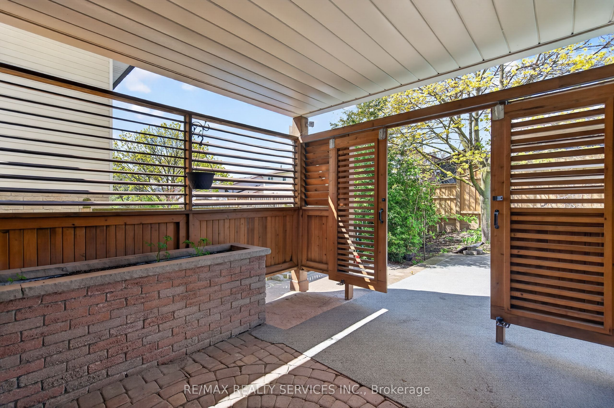 2 Dunbar Drive Property Photo 17