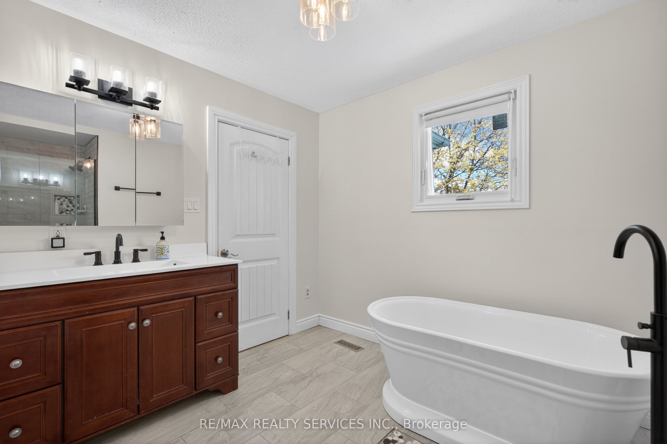 2 Dunbar Drive Property Photo 26