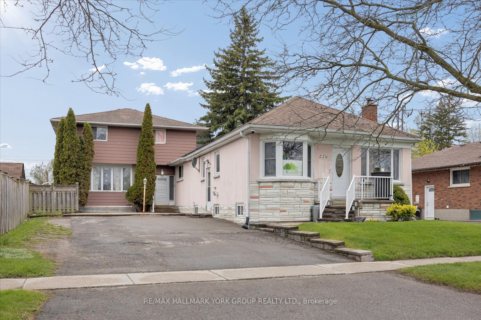 226 Cromwell Avenue Property Photo 2