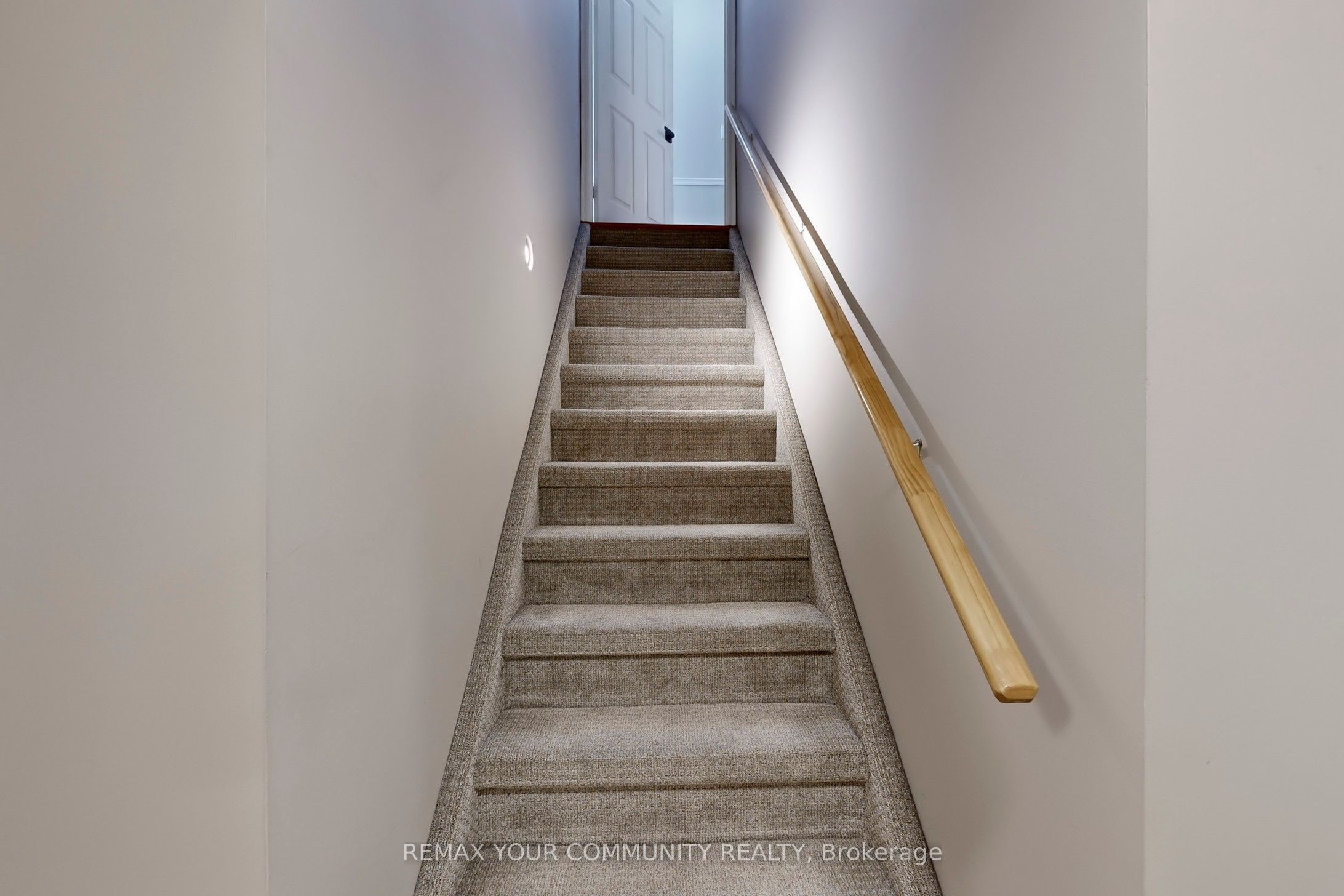 8 Westacott Avenue Property Photo 32