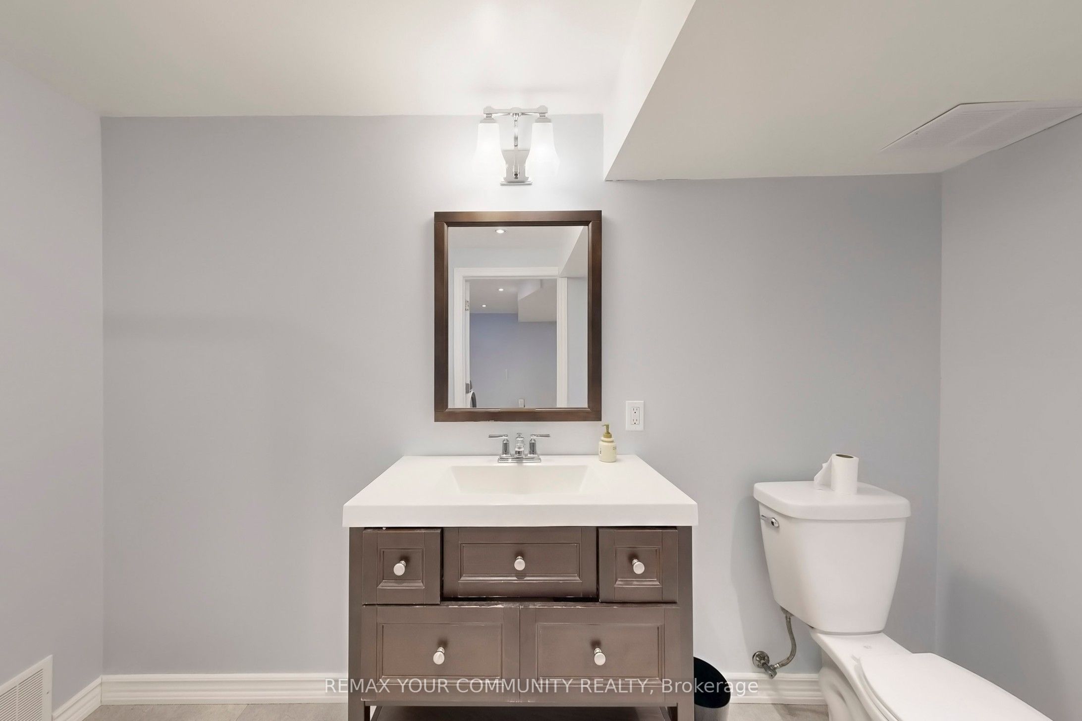 8 Westacott Avenue Property Photo 43