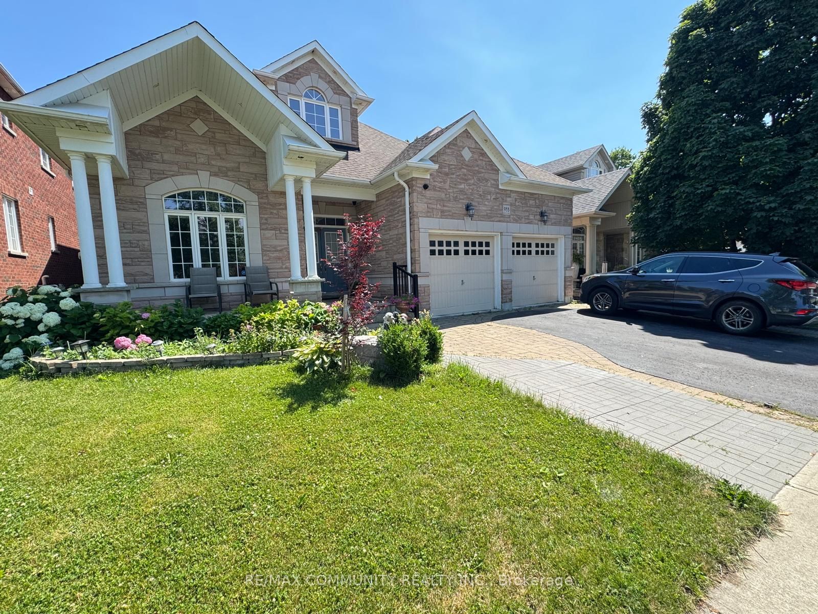 933 Red Deer Avenue Property Photo 1