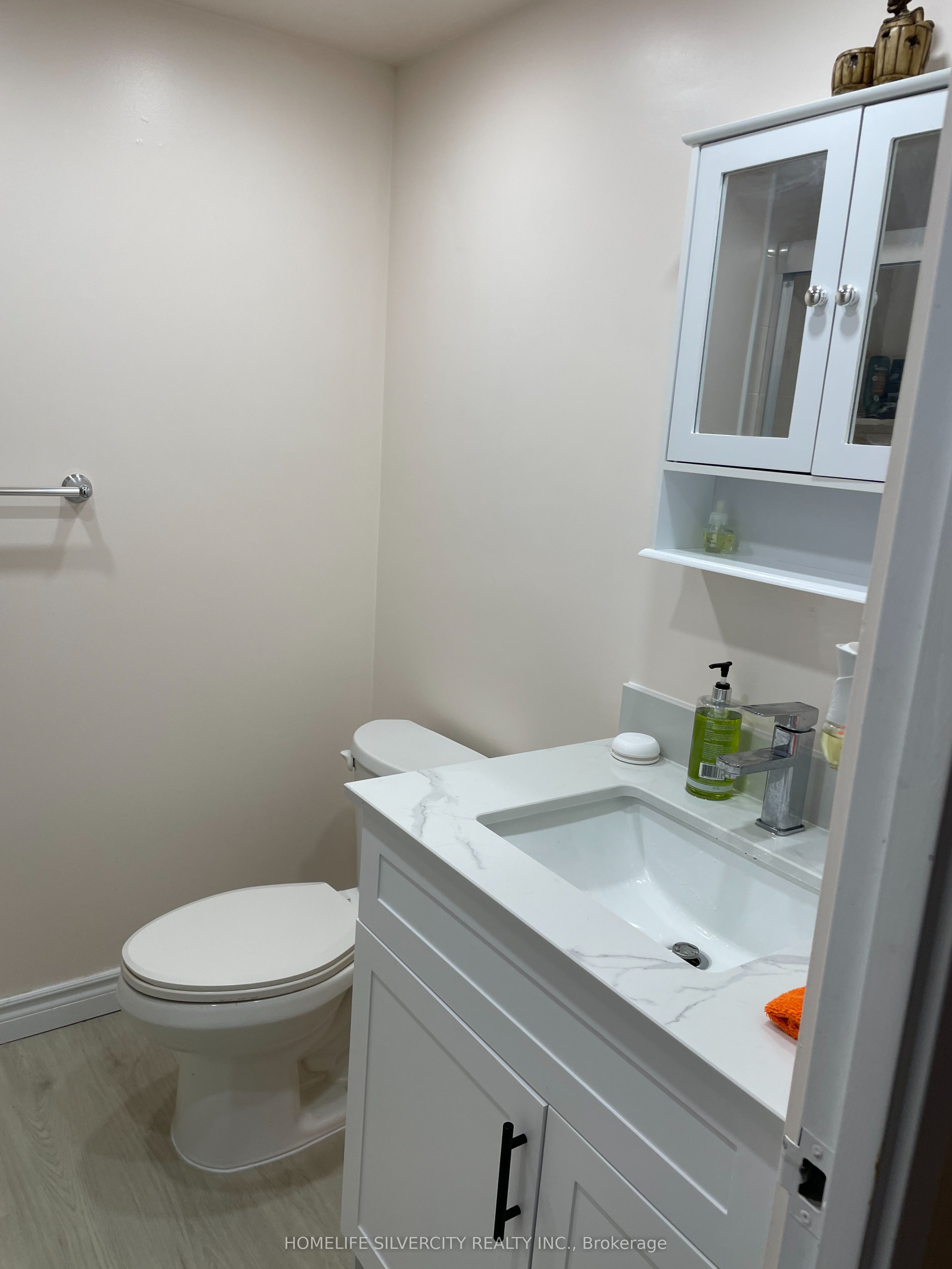 88 Corporate Drive 1617 Property Photo 20