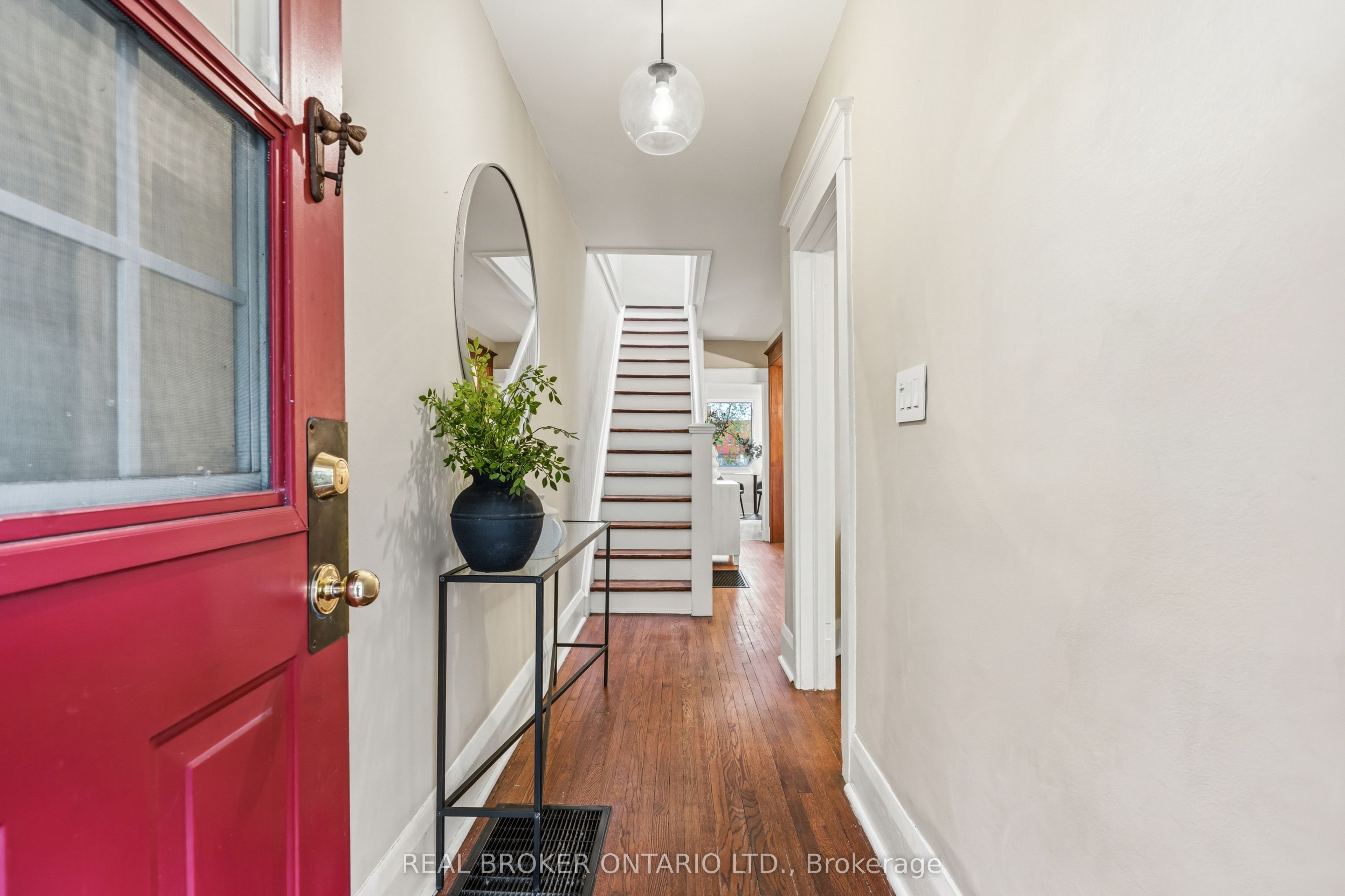 136 Blantyre Avenue Property Photo 3
