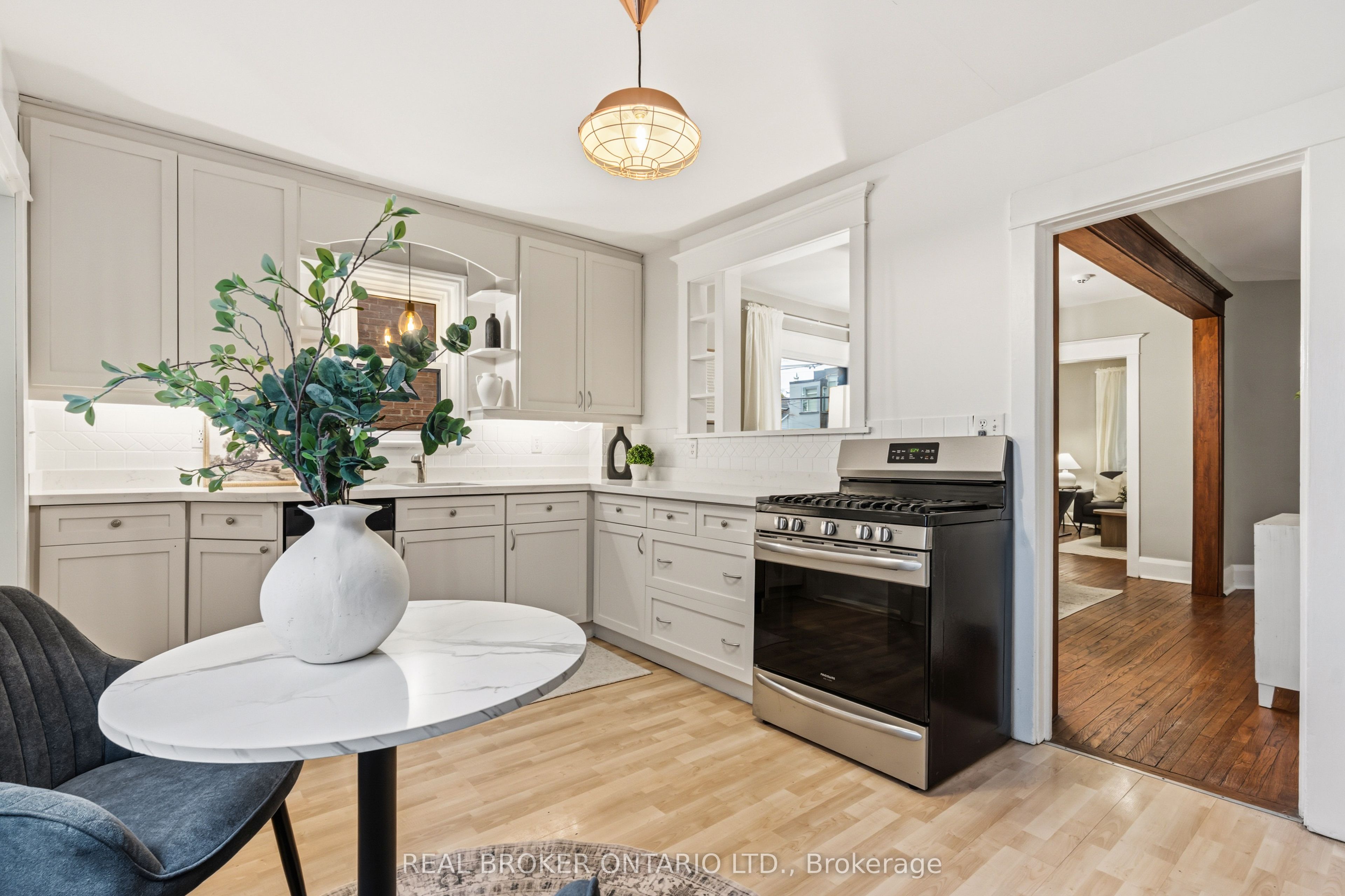 136 Blantyre Avenue Property Photo 16
