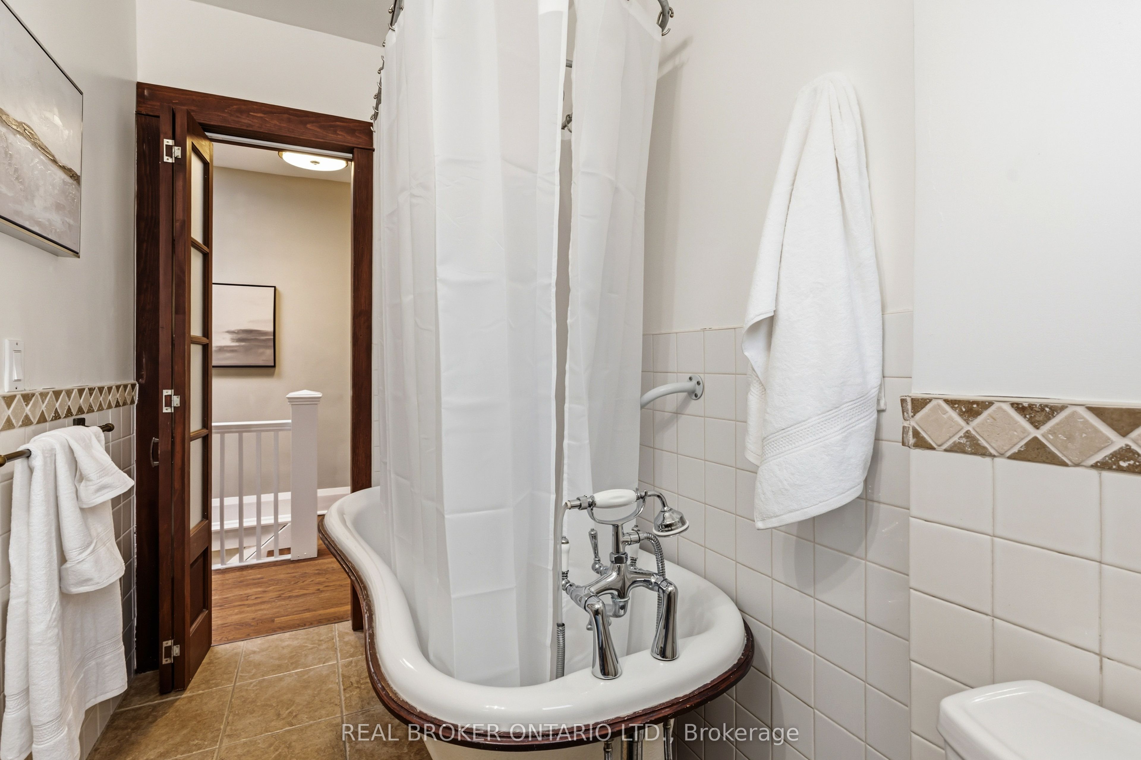 136 Blantyre Avenue Property Photo 21
