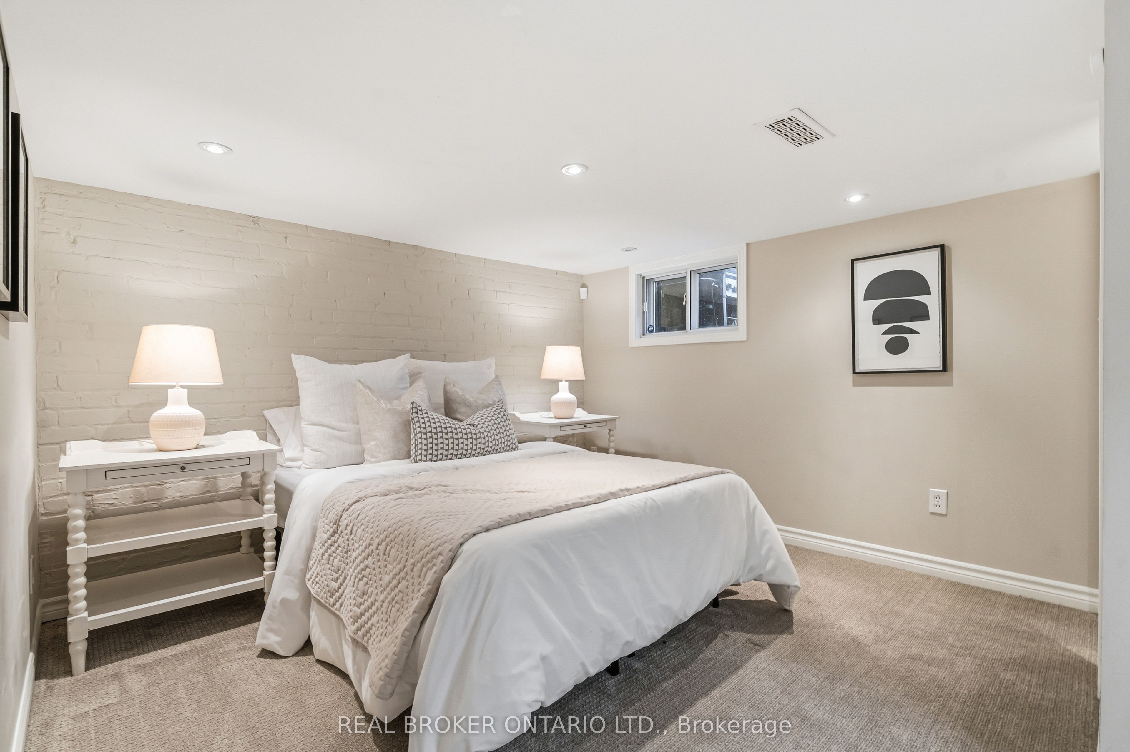 136 Blantyre Avenue Property Photo 33