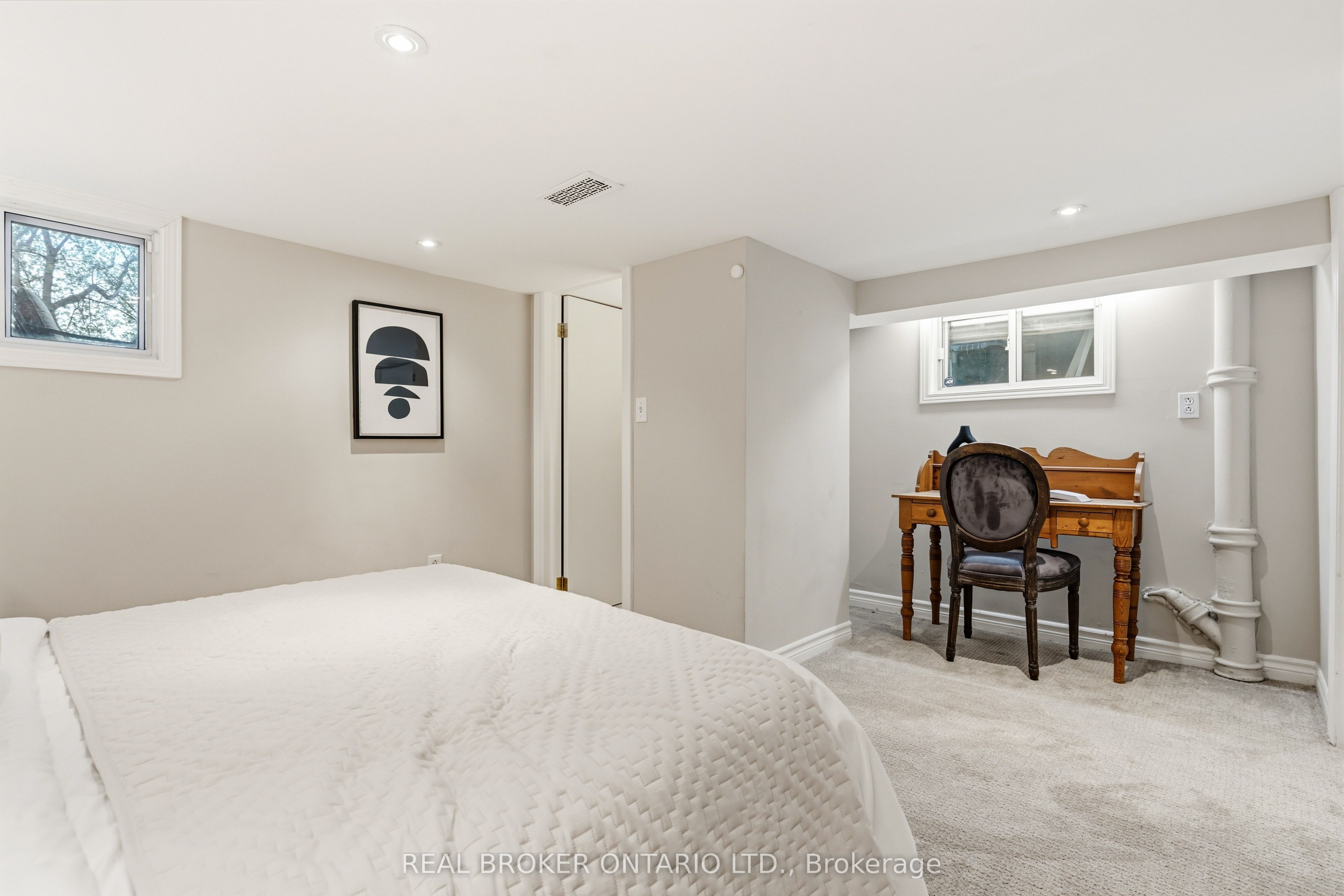 136 Blantyre Avenue Property Photo 34