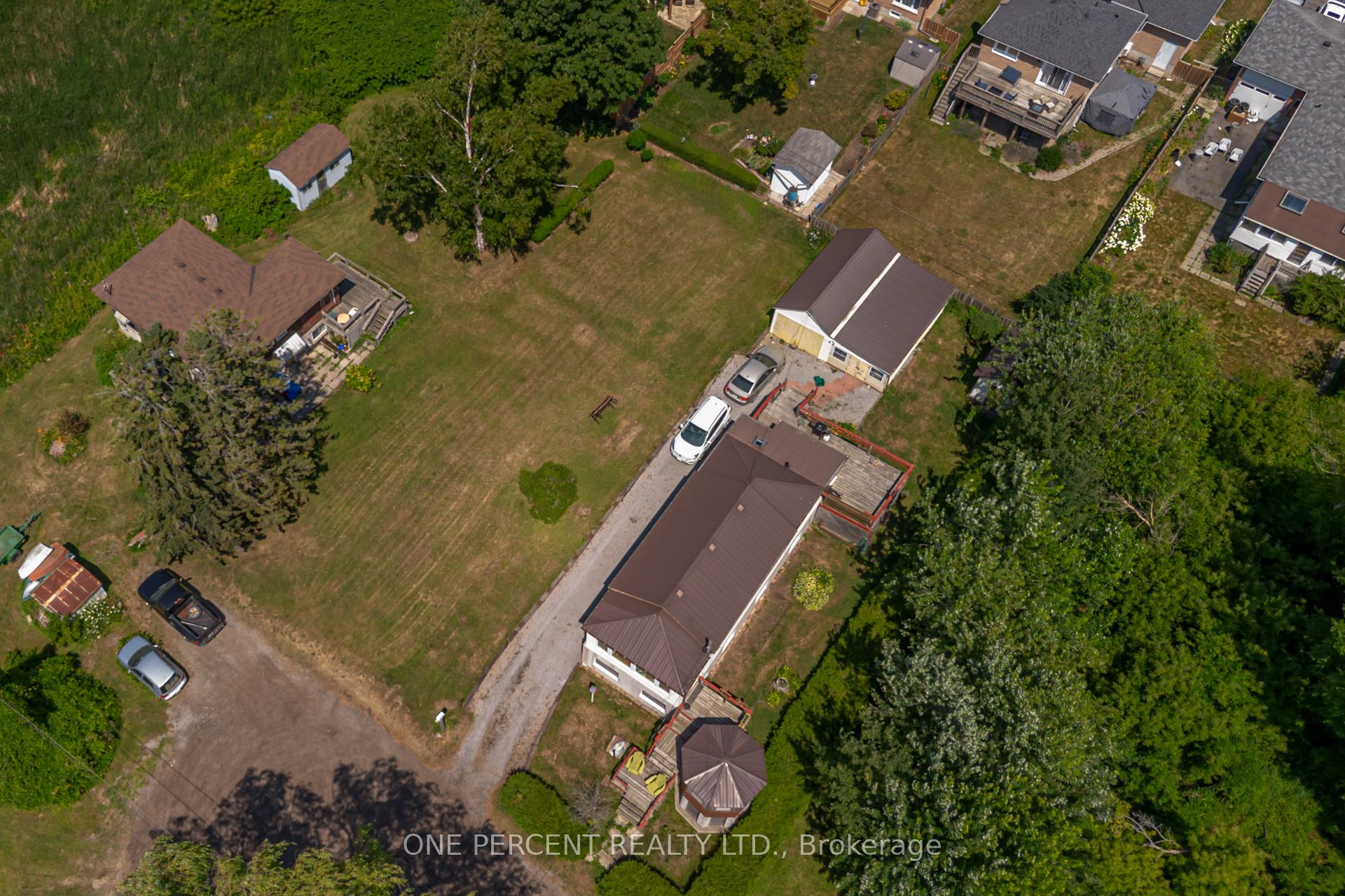 809 St. Martins Drive Property Photo 9