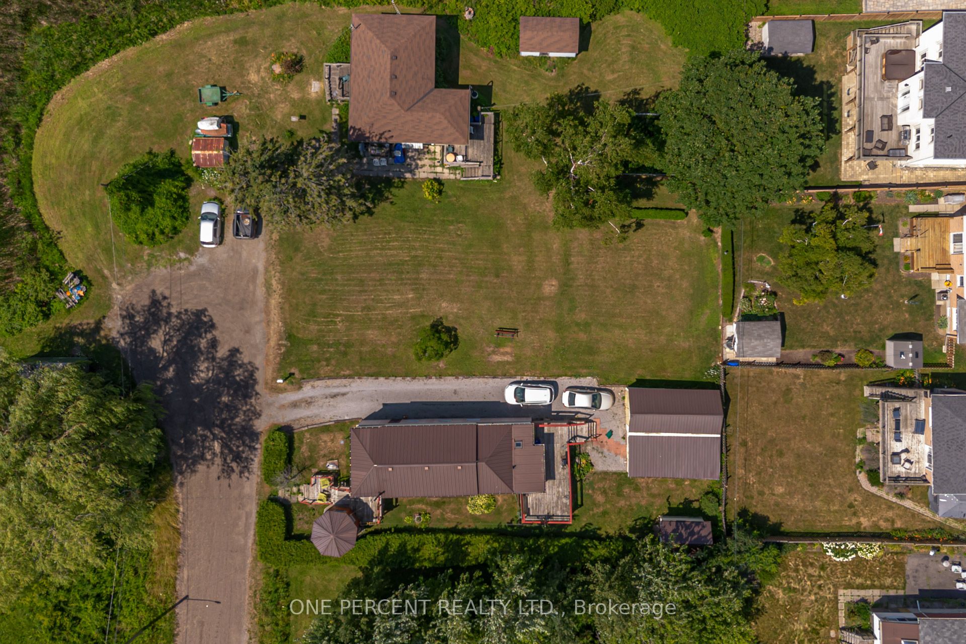 809 St. Martins Drive Property Photo 12