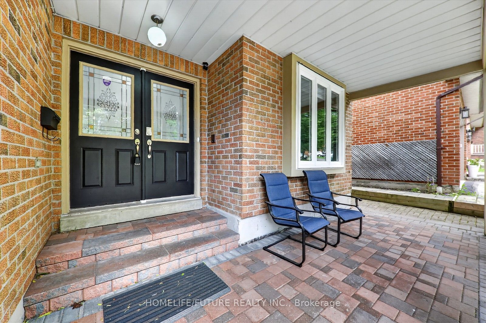 1580 Heathside Crescent Property Photo 4