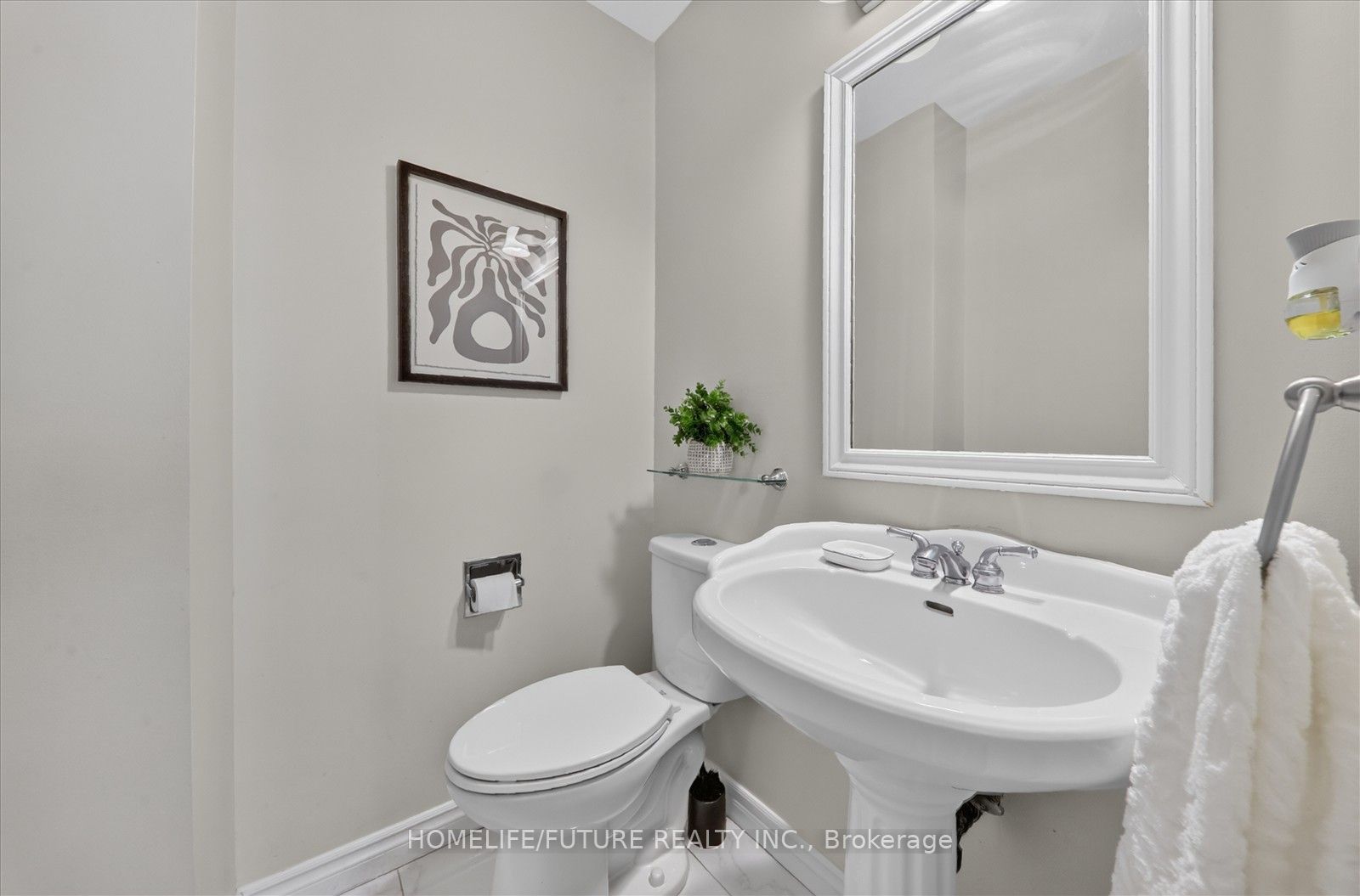 1580 Heathside Crescent Property Photo 17