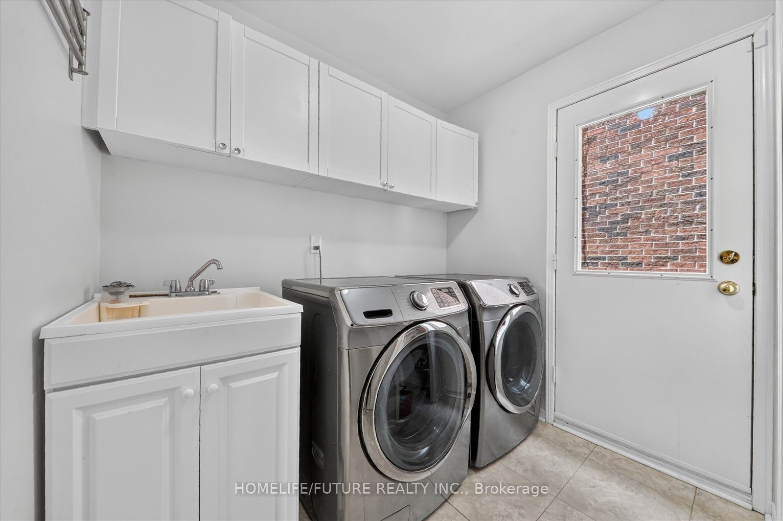 1580 Heathside Crescent Property Photo 18