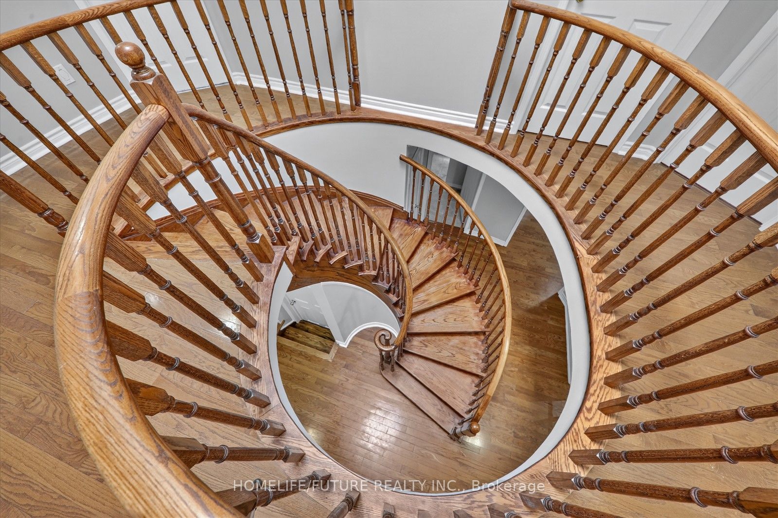 1580 Heathside Crescent Property Photo 20