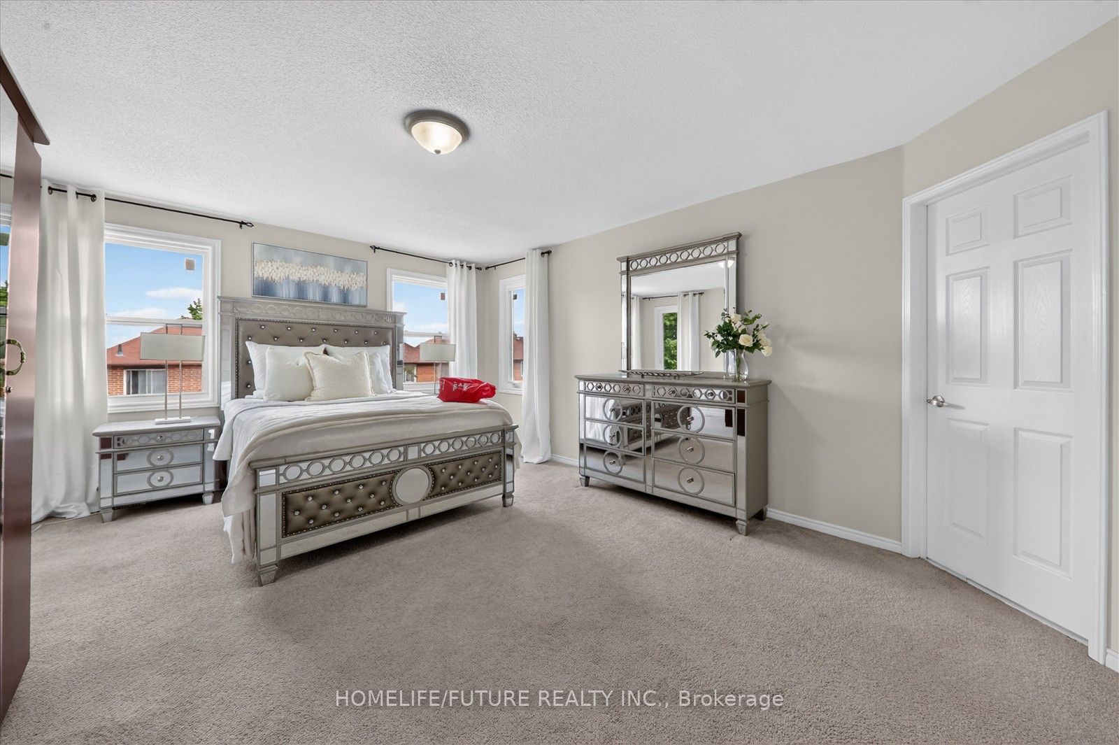 1580 Heathside Crescent Property Photo 22