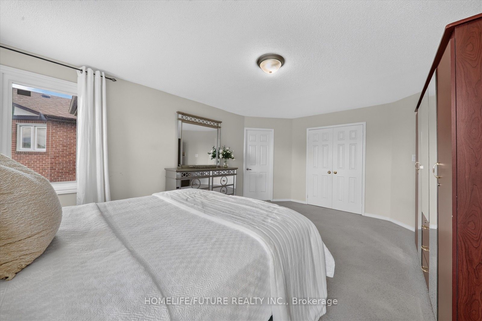 1580 Heathside Crescent Property Photo 24