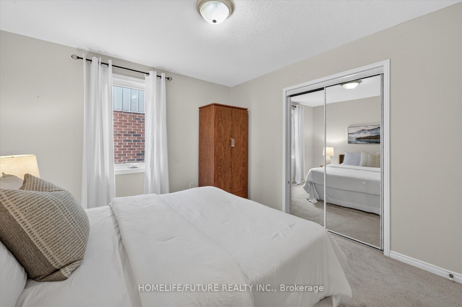 1580 Heathside Crescent Property Photo 29