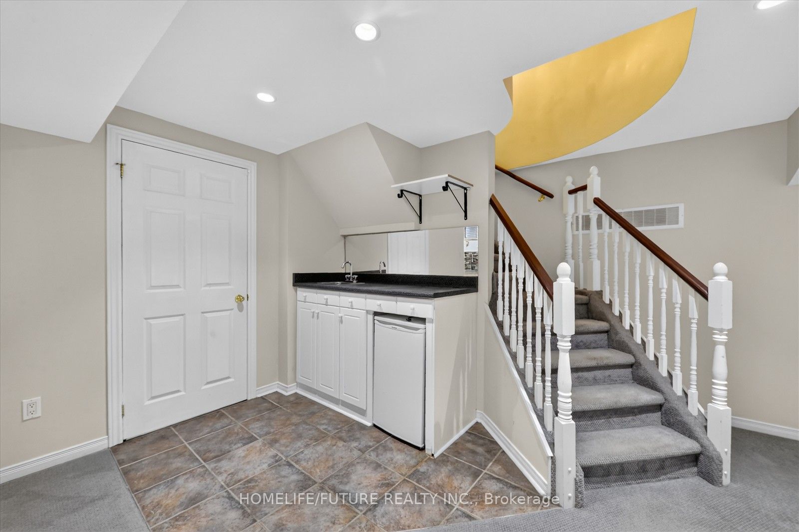 1580 Heathside Crescent Property Photo 39