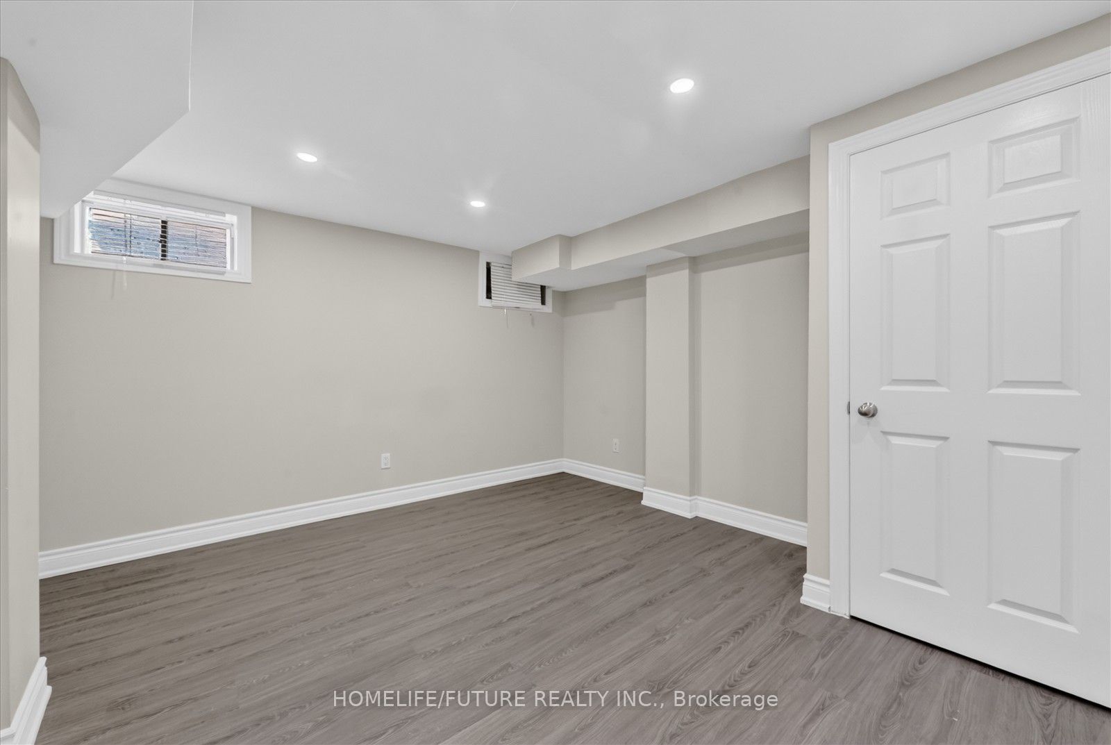 1580 Heathside Crescent Property Photo 40