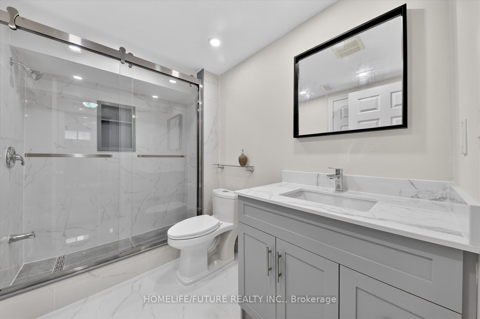 1580 Heathside Crescent Property Photo 43