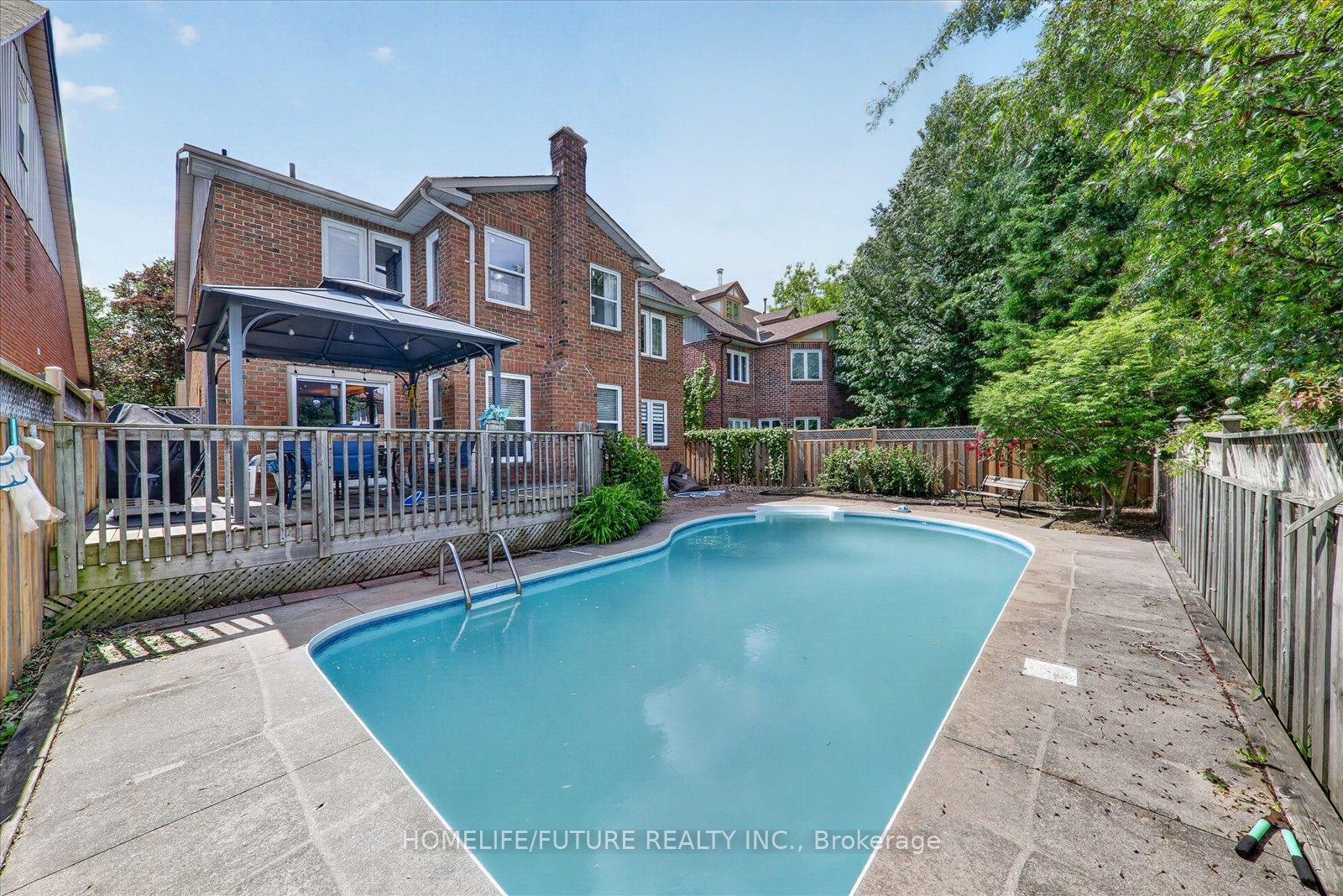 1580 Heathside Crescent Property Photo 48