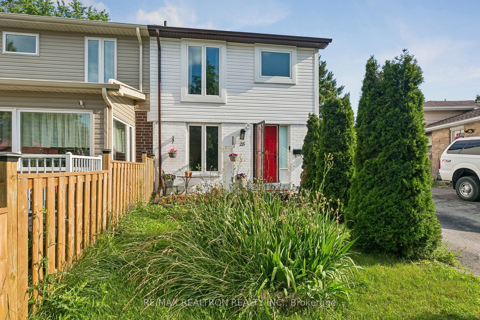 25 Whiteleas Avenue Property Photo 2