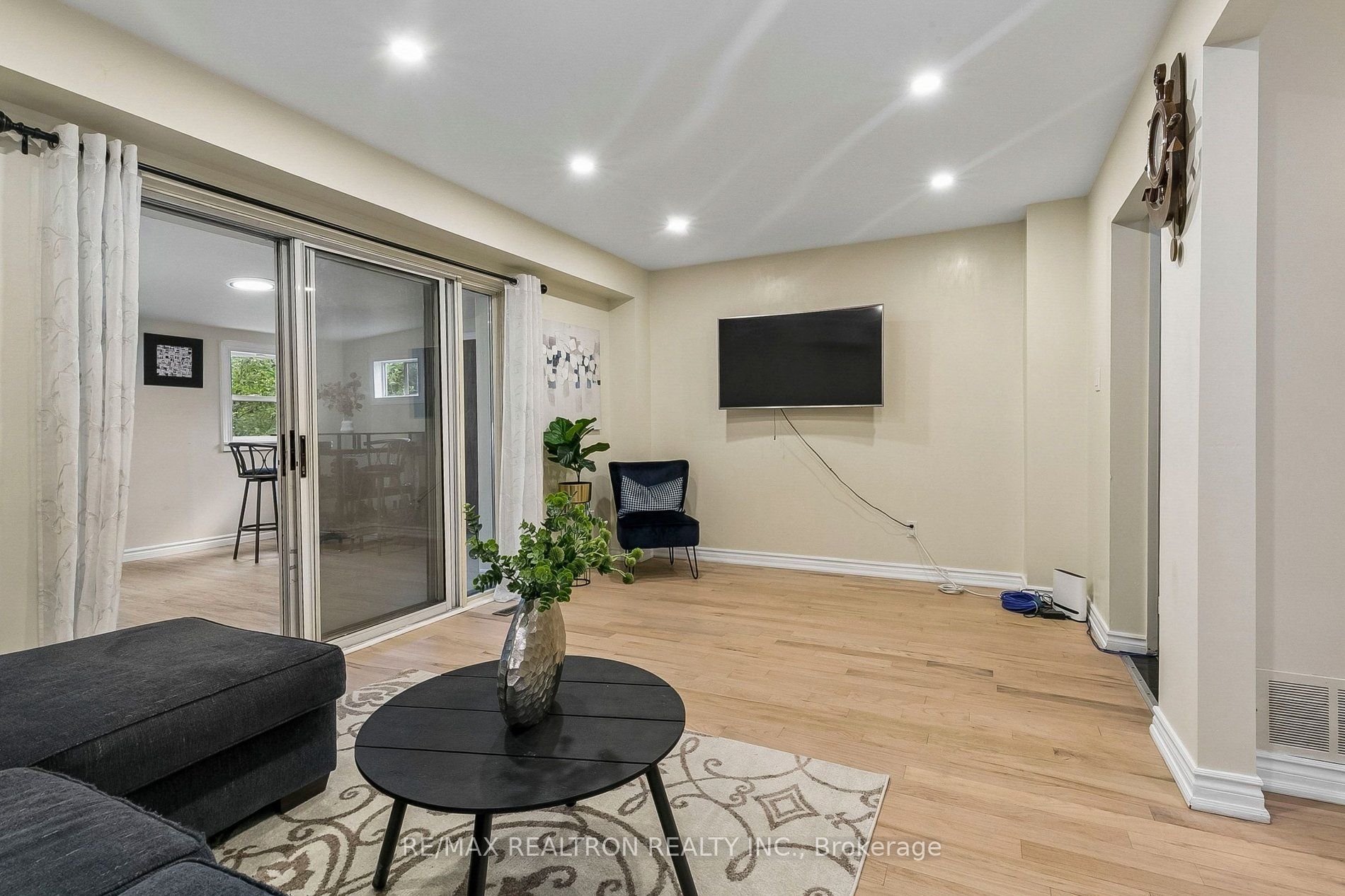 25 Whiteleas Avenue Property Photo 8