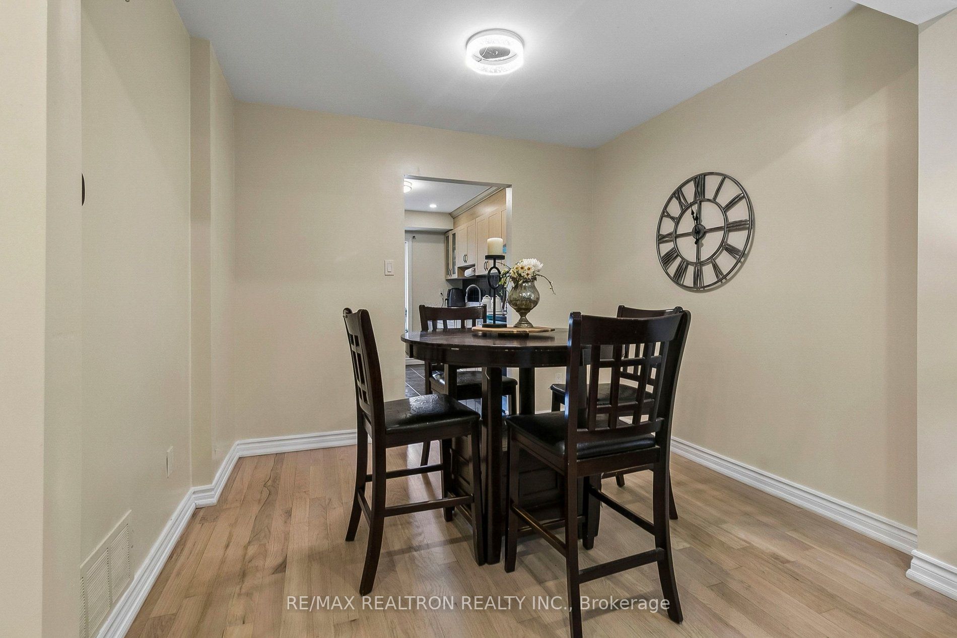 25 Whiteleas Avenue Property Photo 12