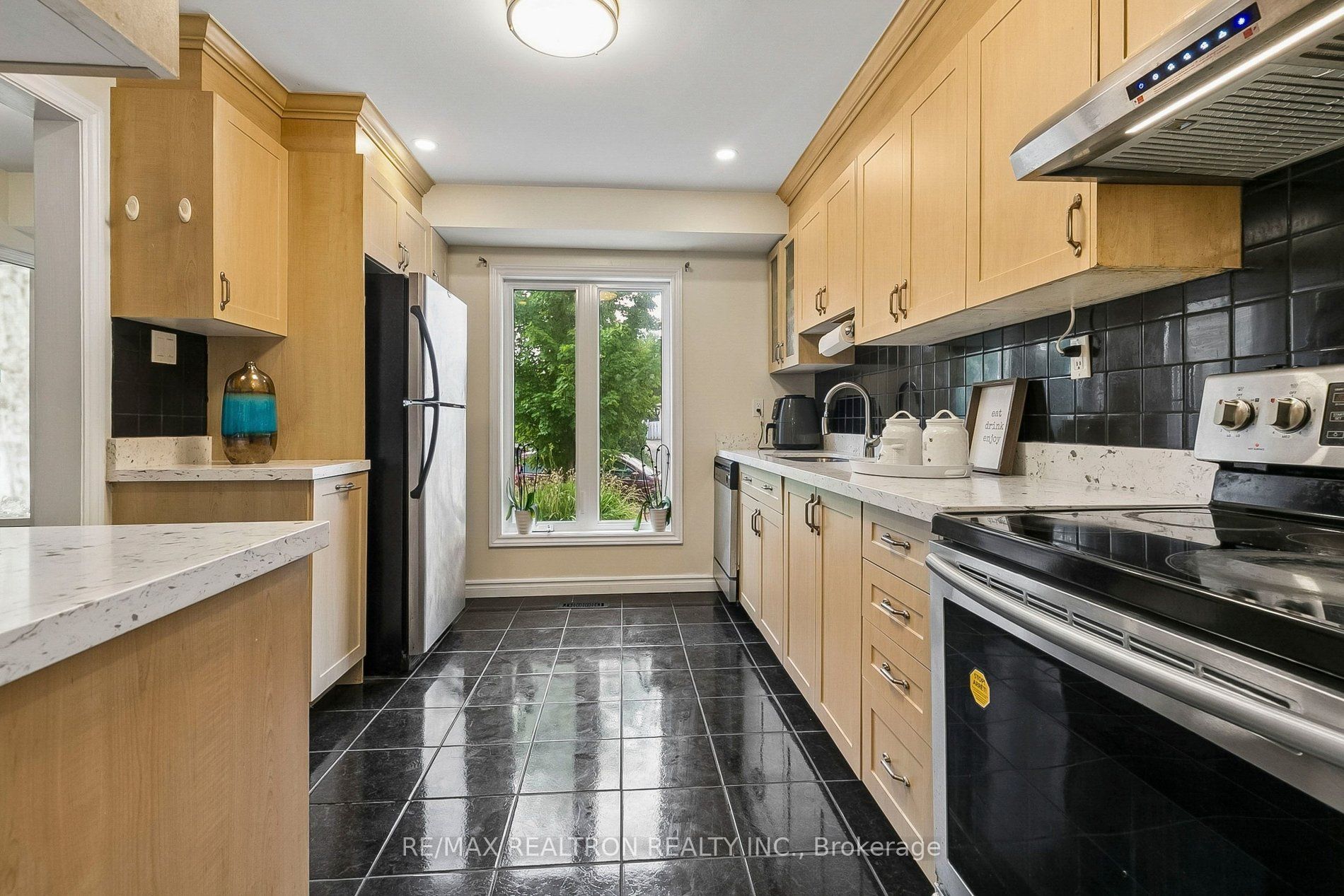 25 Whiteleas Avenue Property Photo 14