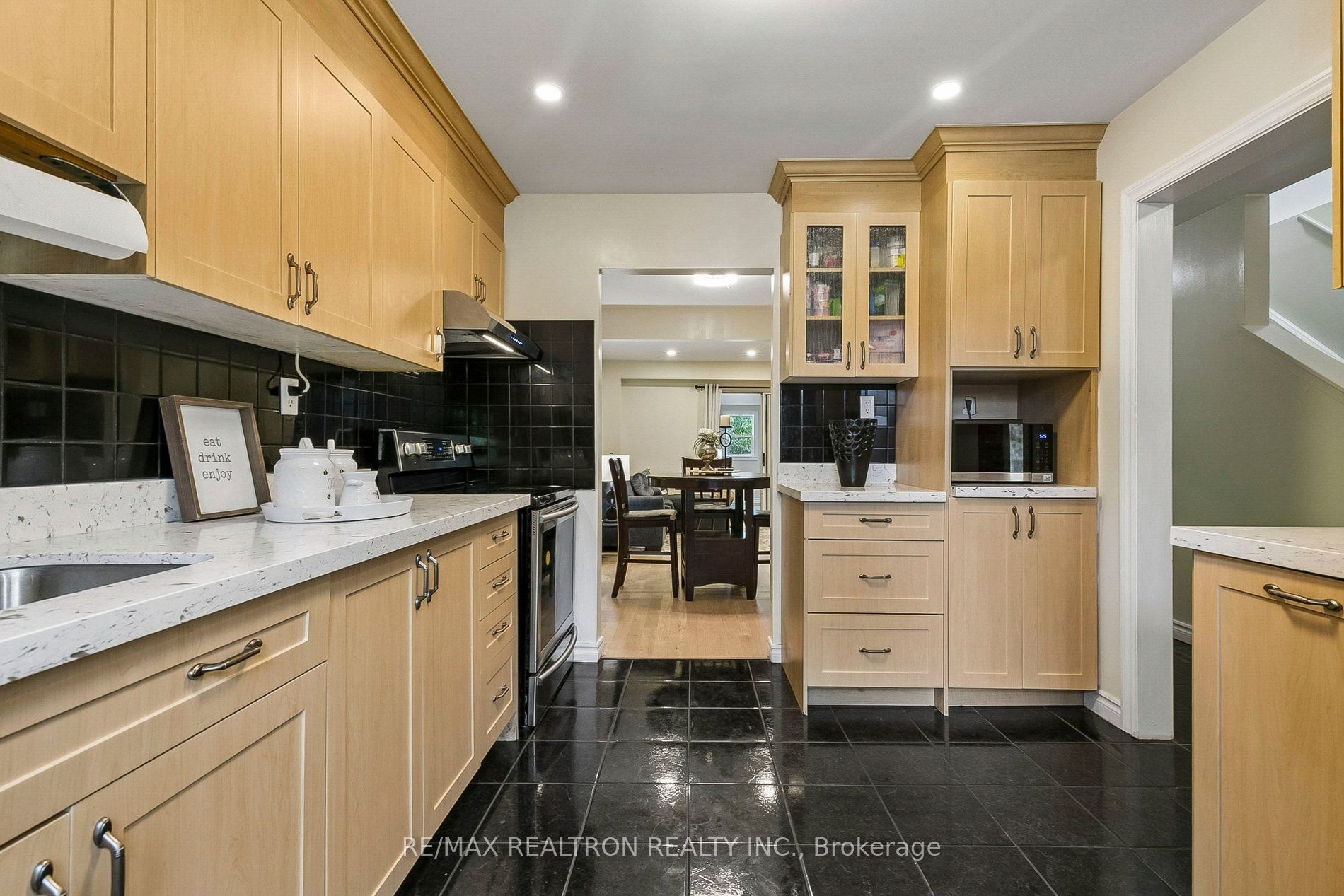 25 Whiteleas Avenue Property Photo 15