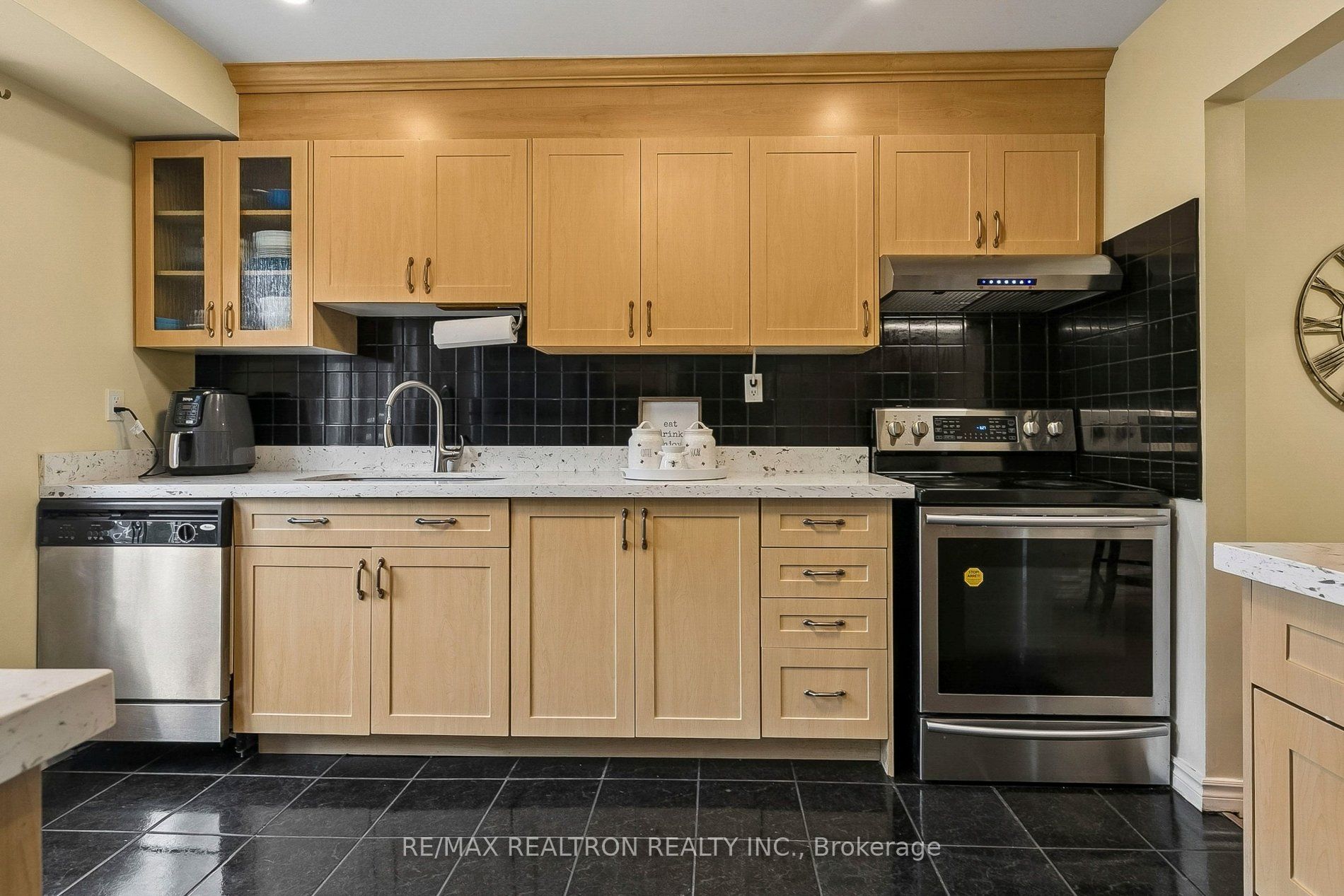 25 Whiteleas Avenue Property Photo 16