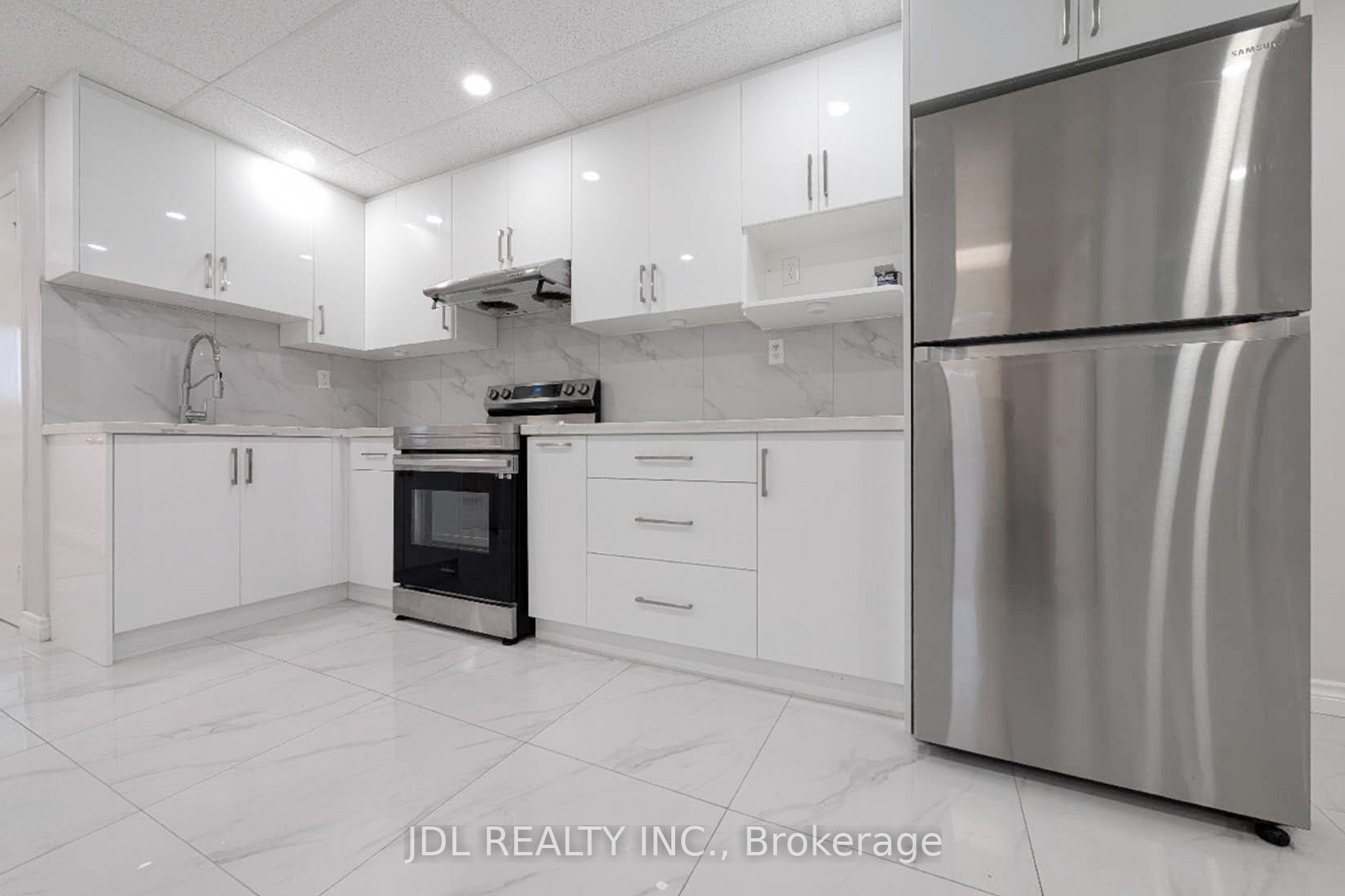 1954 Danforth Avenue 2nd Floor Property Photo 4