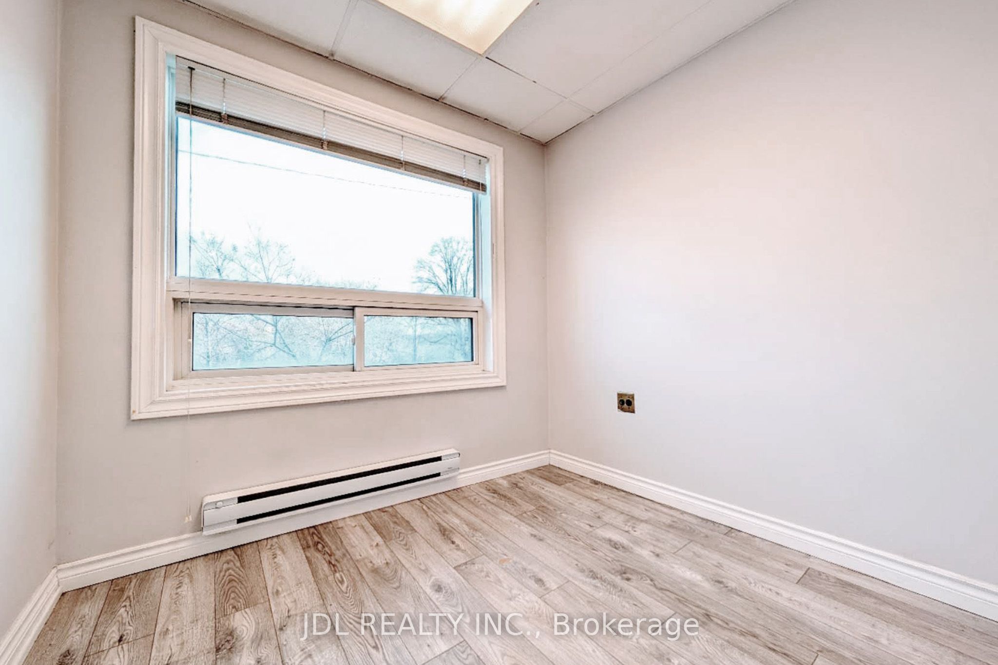 1954 Danforth Avenue 2nd Floor Property Photo 8