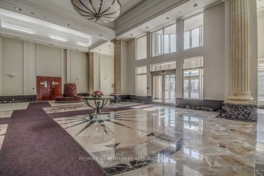 8 Lee Centre Drive 910 Property Photo 1