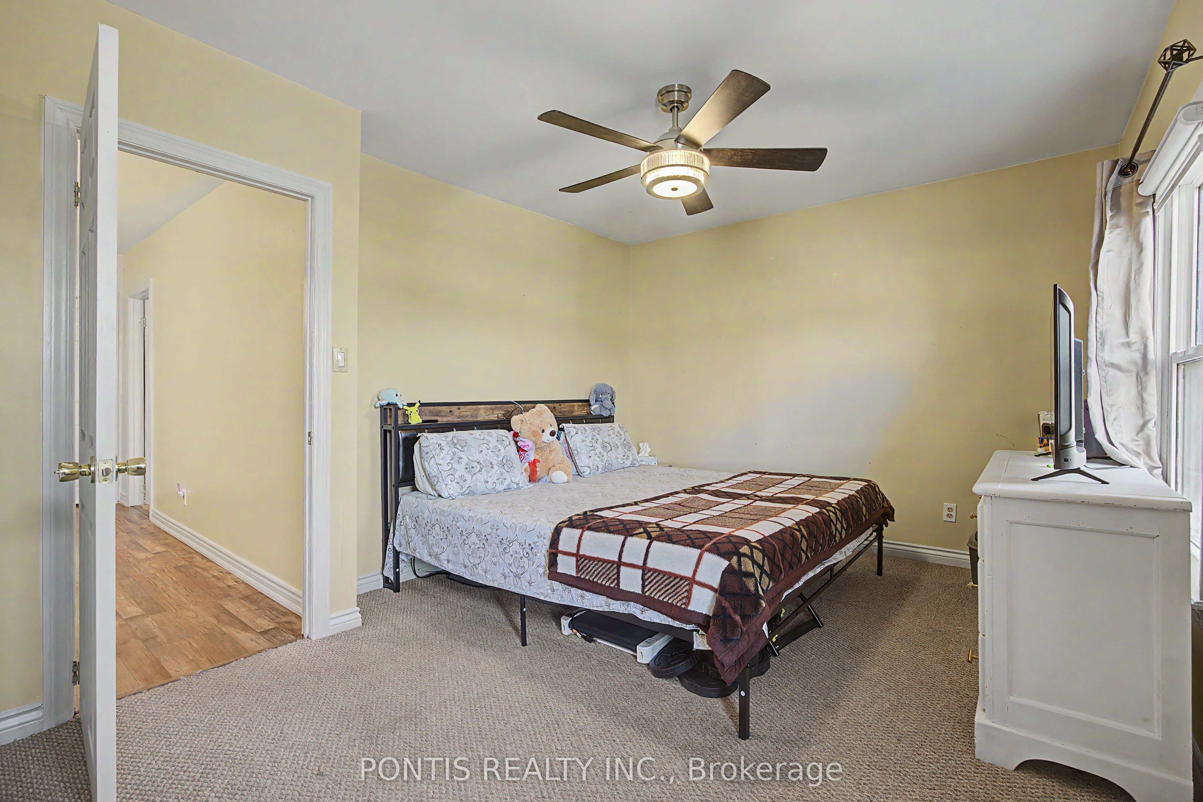 2 Liberty Street S Property Photo 10