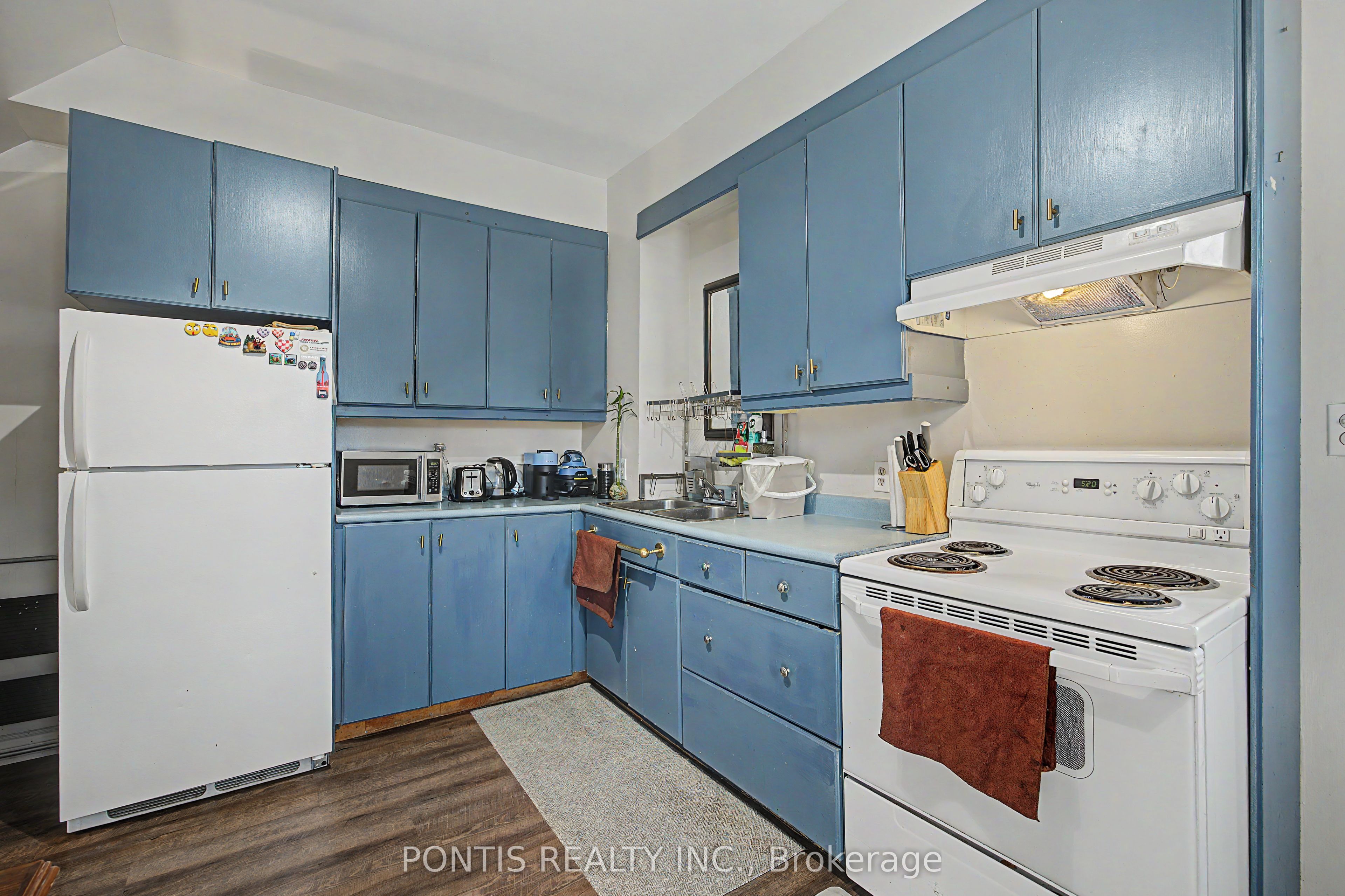 2 Liberty Street S Property Photo 12