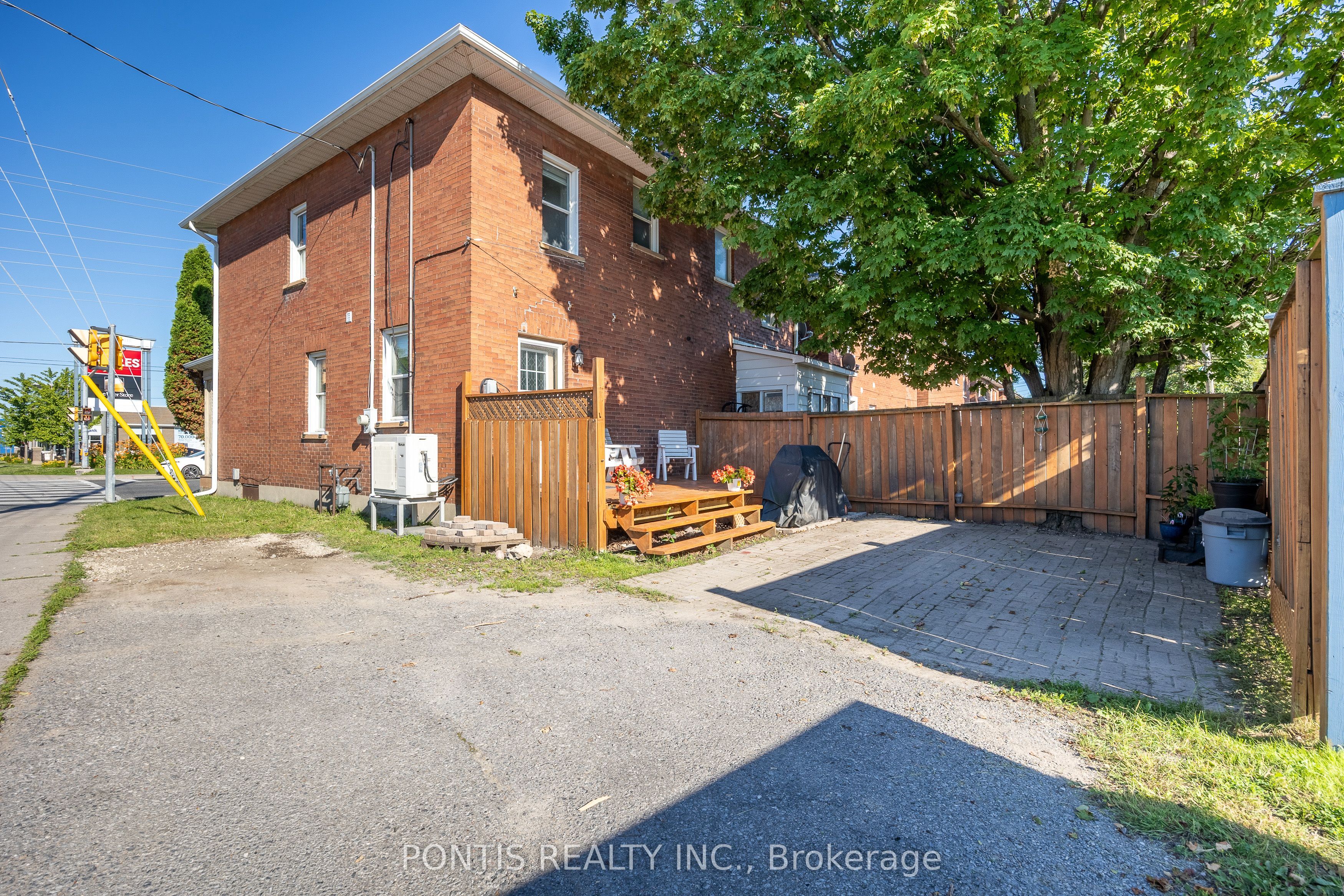 2 Liberty Street S Property Photo 23