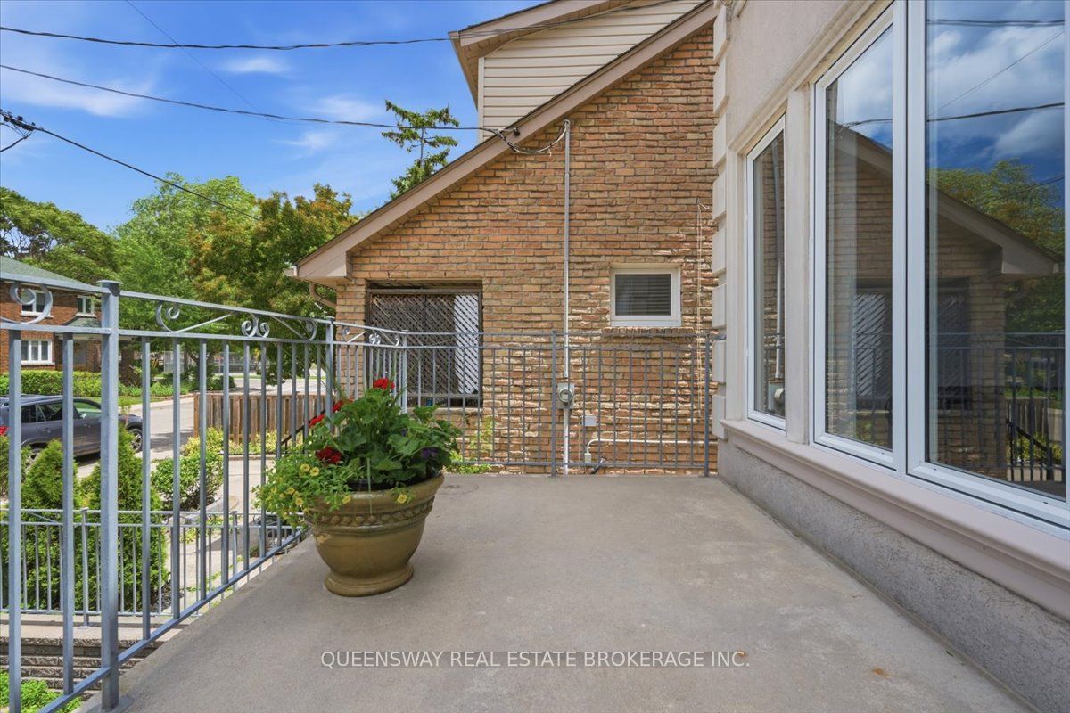 83 Floyd Avenue Property Photo 4