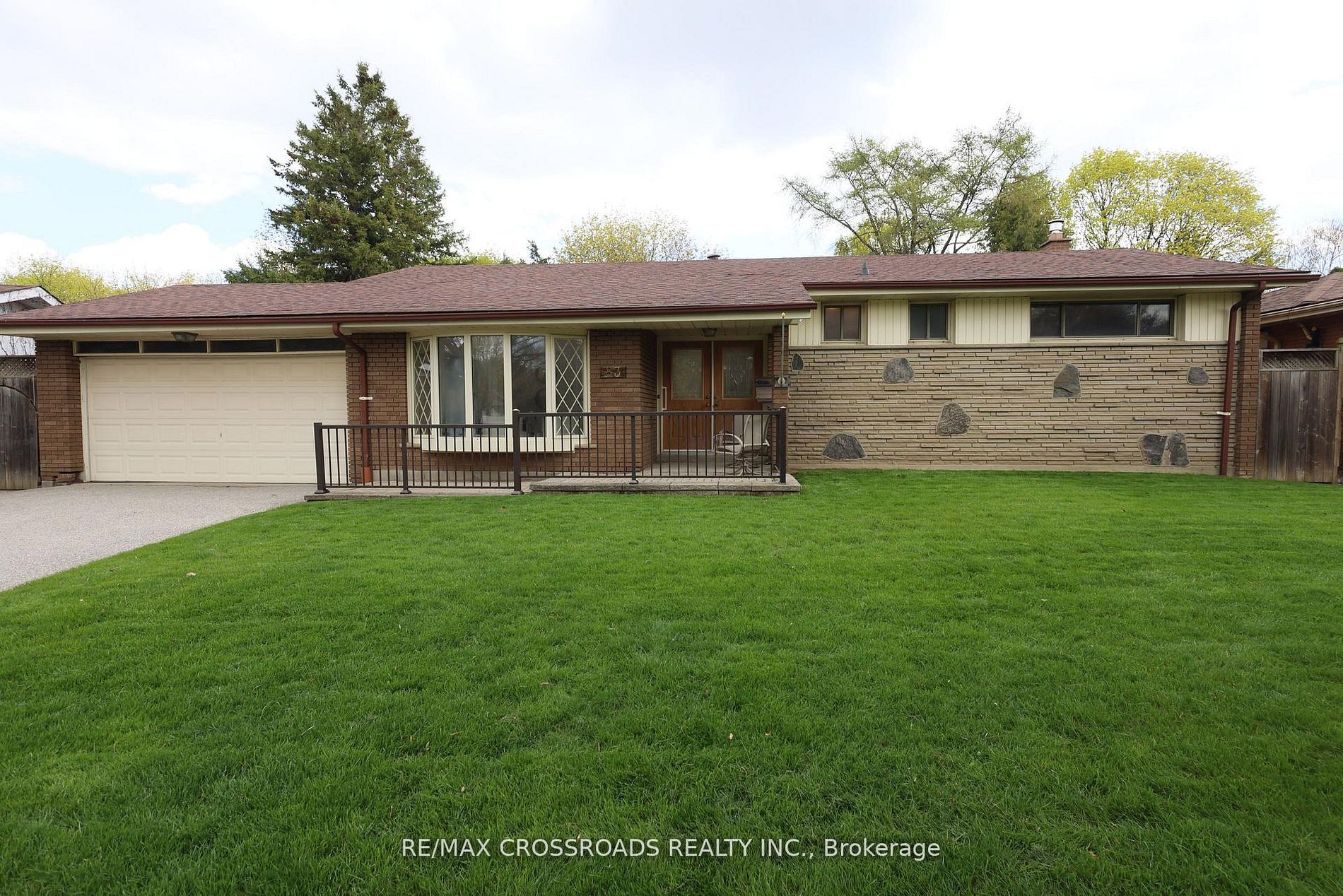 83 Pegasus Trail Property Photo 3