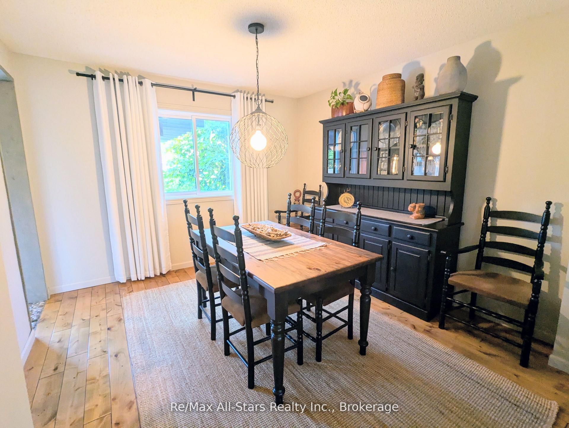 20 Love Crescent Property Photo 10