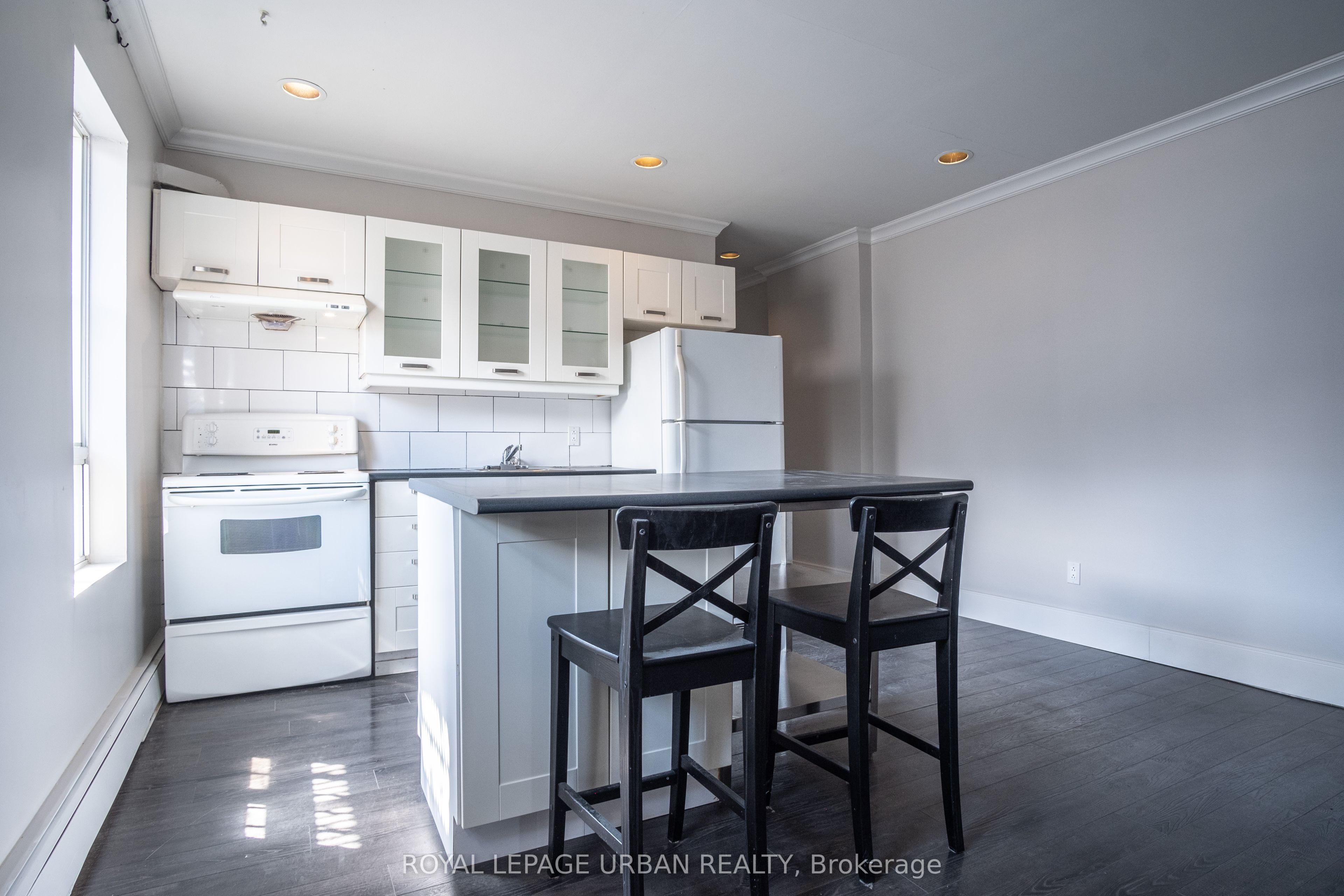636 Danforth Avenue 2 Property Photo 1
