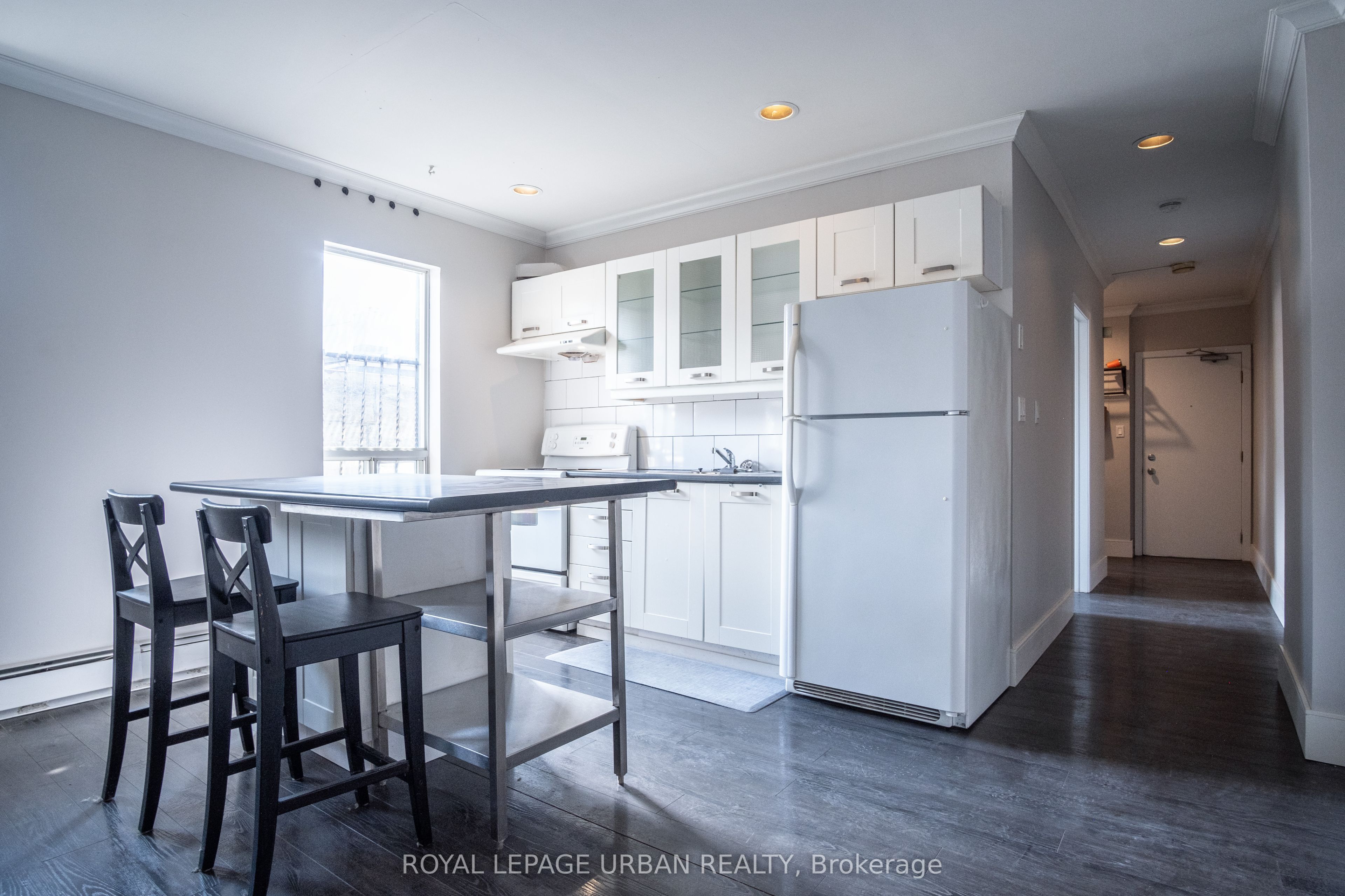 636 Danforth Avenue 2 Property Photo 9